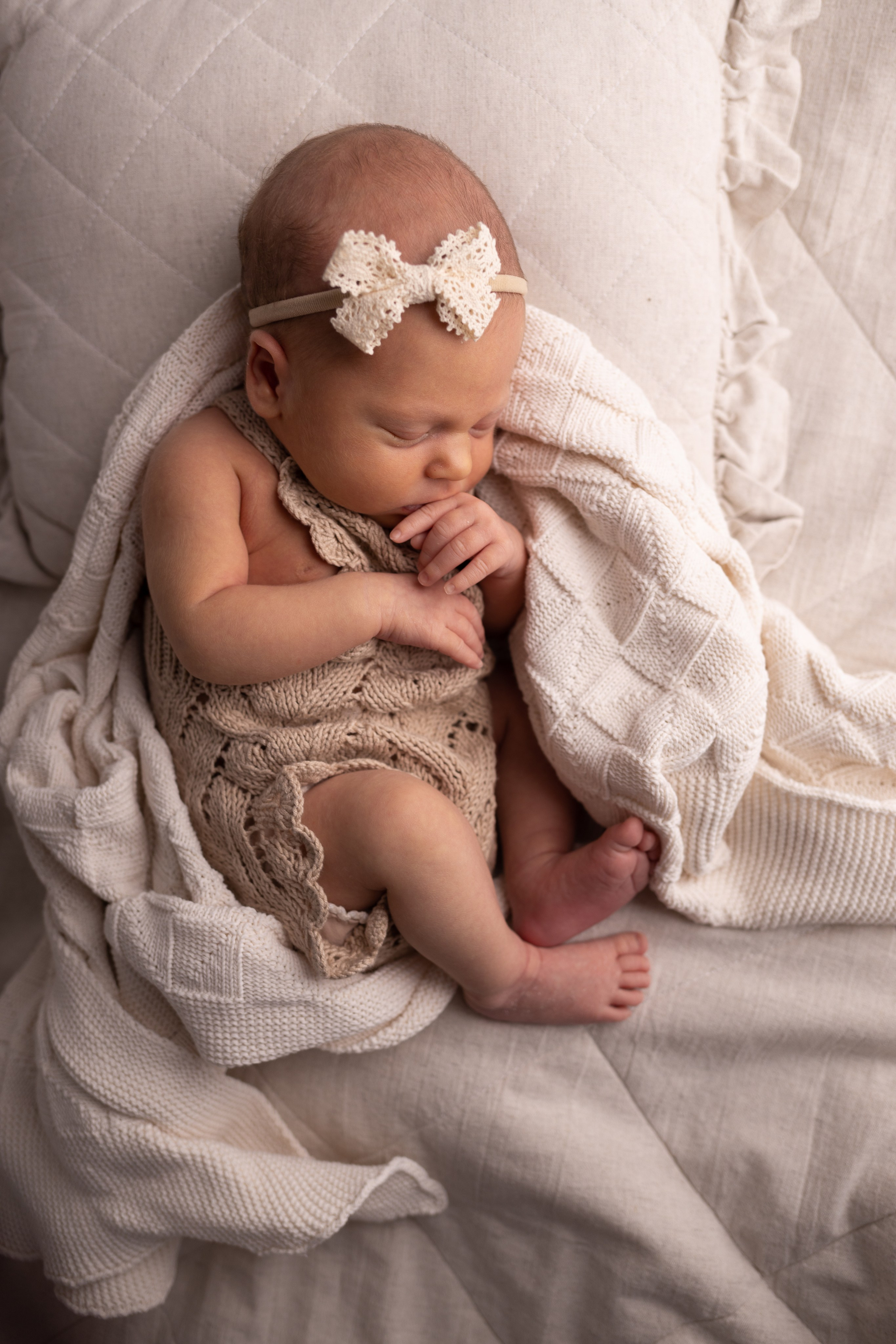 Newborn съемка в стиле Лайф. Фотограф новорожденных малышей в Омске и Омской области Эльвира Камаева