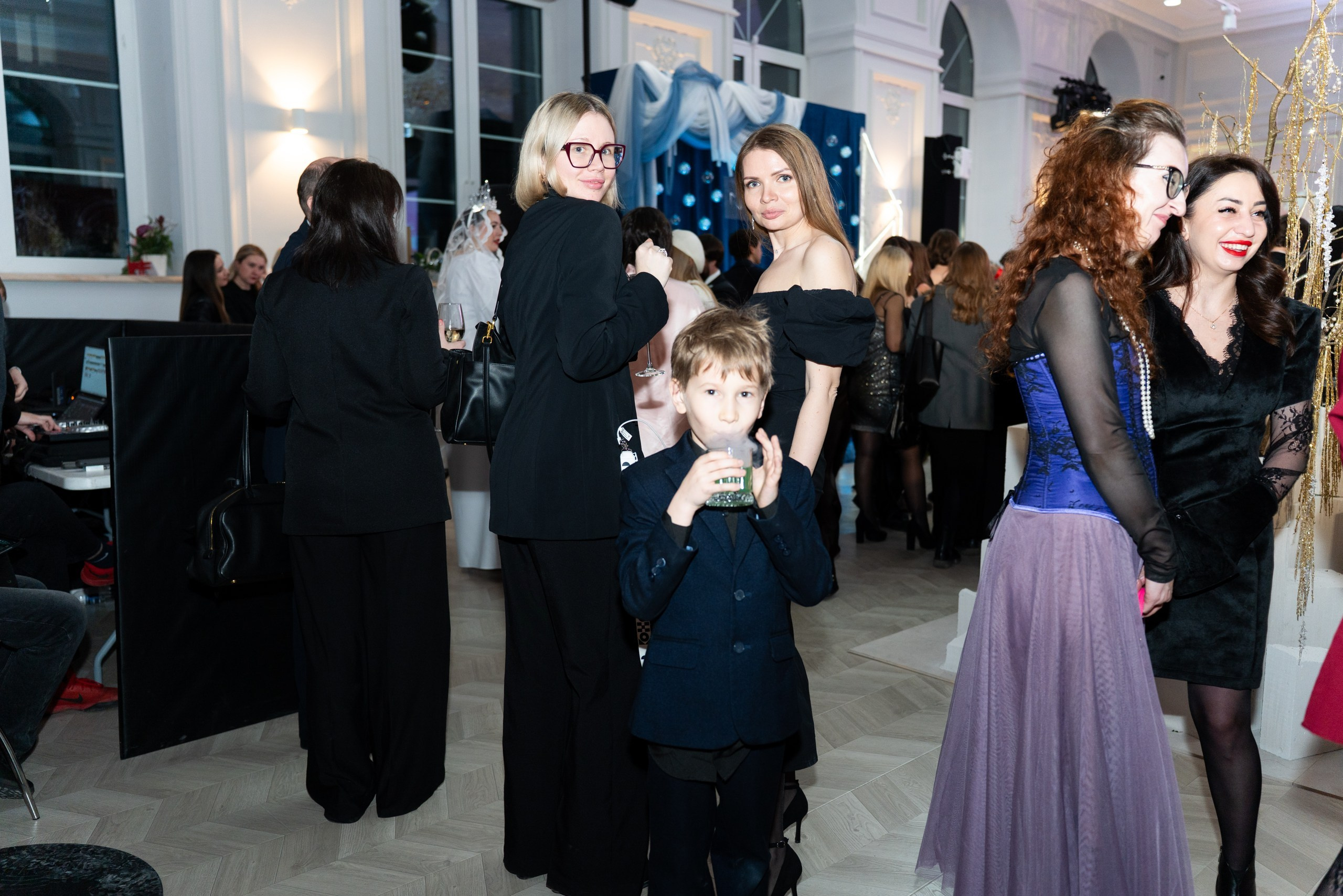 Собака. Для тех, кто не ждёт удачи, а создаёт её. Каждая фотосессия — это твой момент, твой стиль, твой успех. 📸