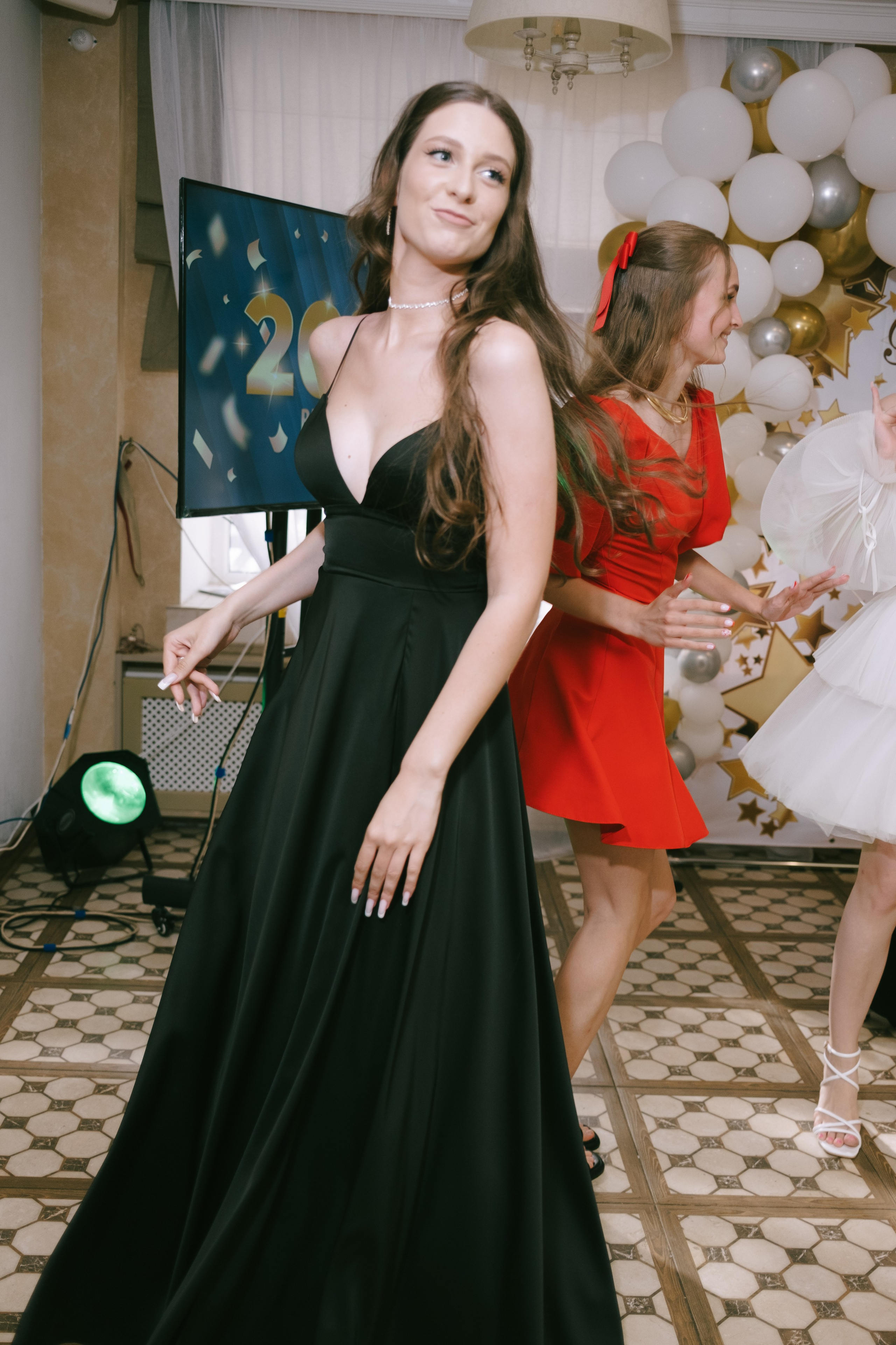 Выпускной школа 33. Свадебный и репортажной фотограф Денис Ожигин в Краснодаре и Краснодарском крае