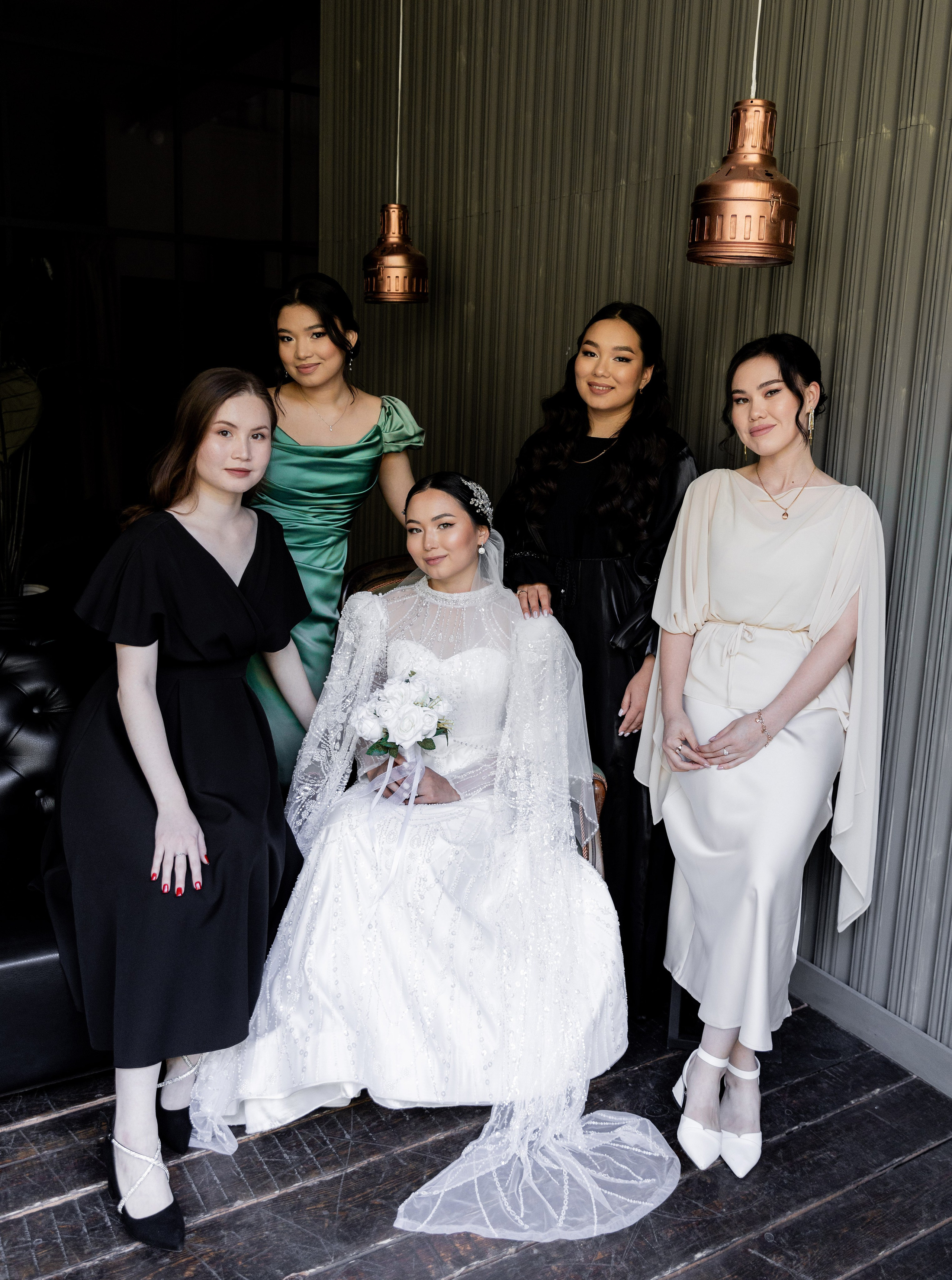 Фотосессия Аскара и Ажар с друзьями