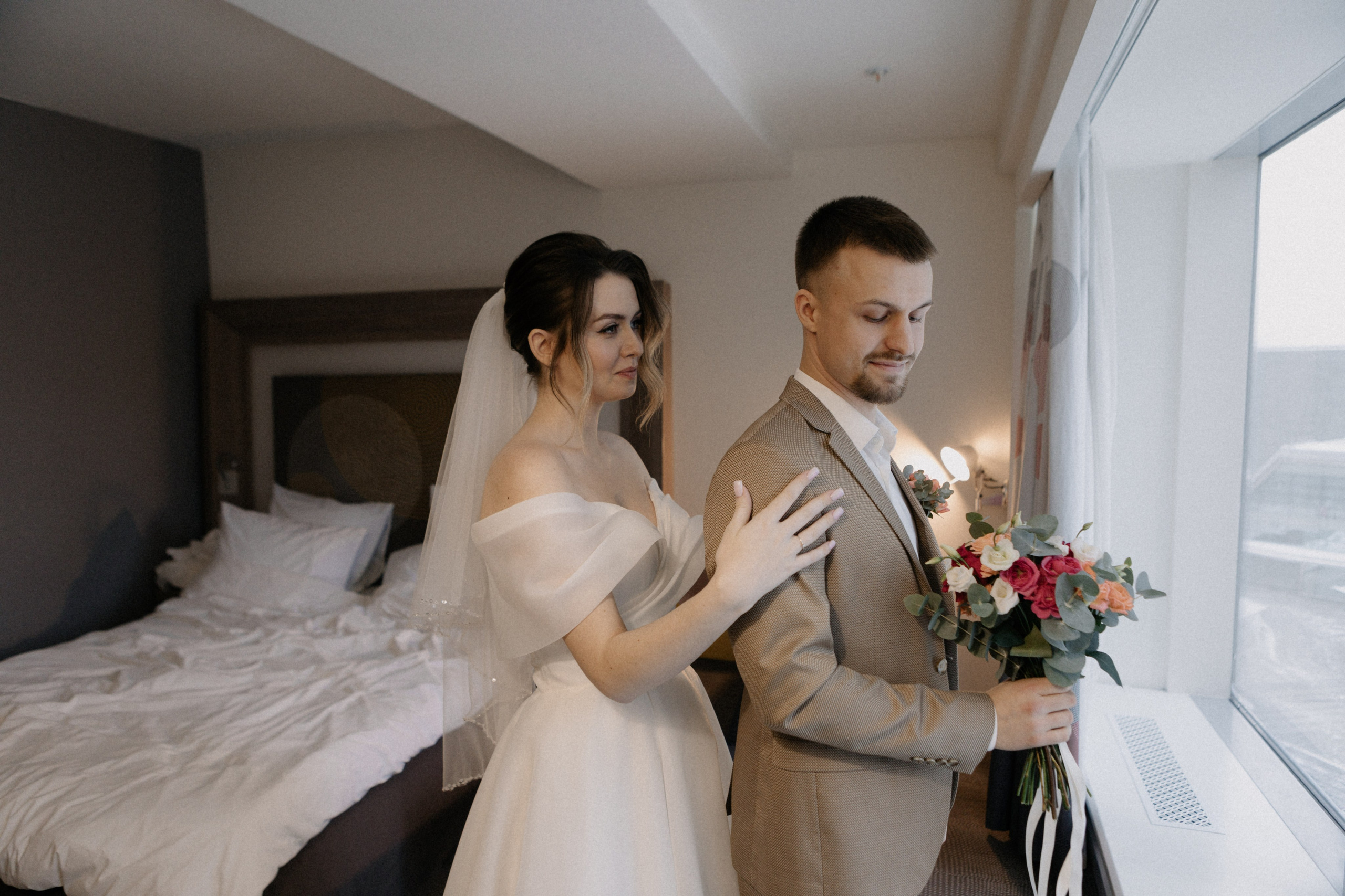 Ксюша и Илья. Утро в отеле роспись в Birds. Свадебный и портретный фотограф в Москве Анастасия Масюк