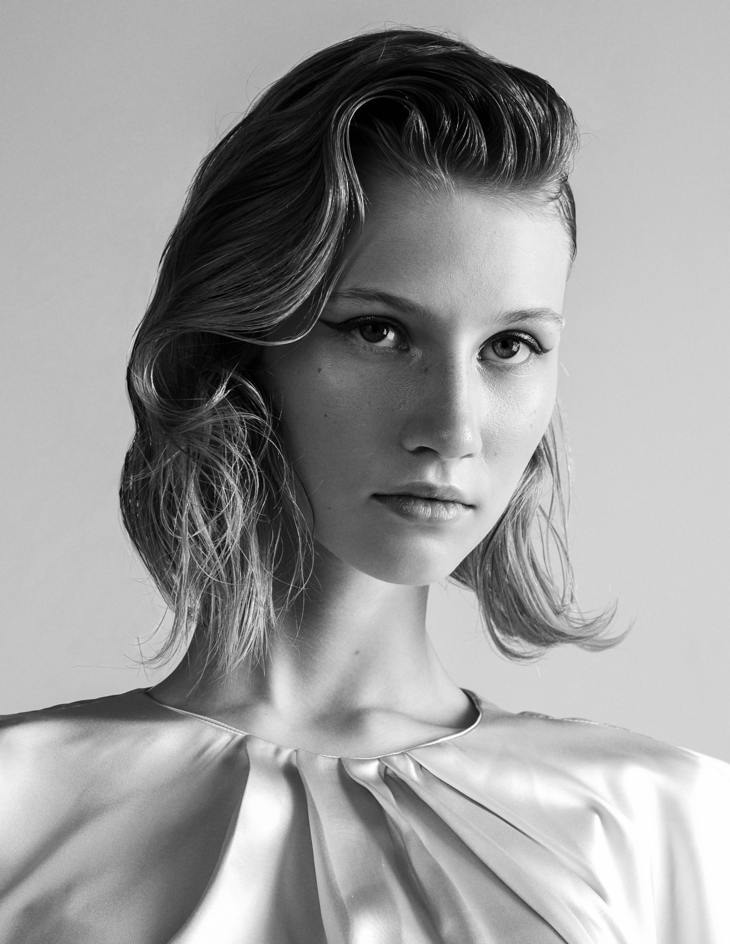 портретная модная фотосессия лучший женский фотограф Екатерина Врублевская в Москва Калининград Хабаровск каталог модель vrublin стареть красиво Визажист стилист модно стильно студия