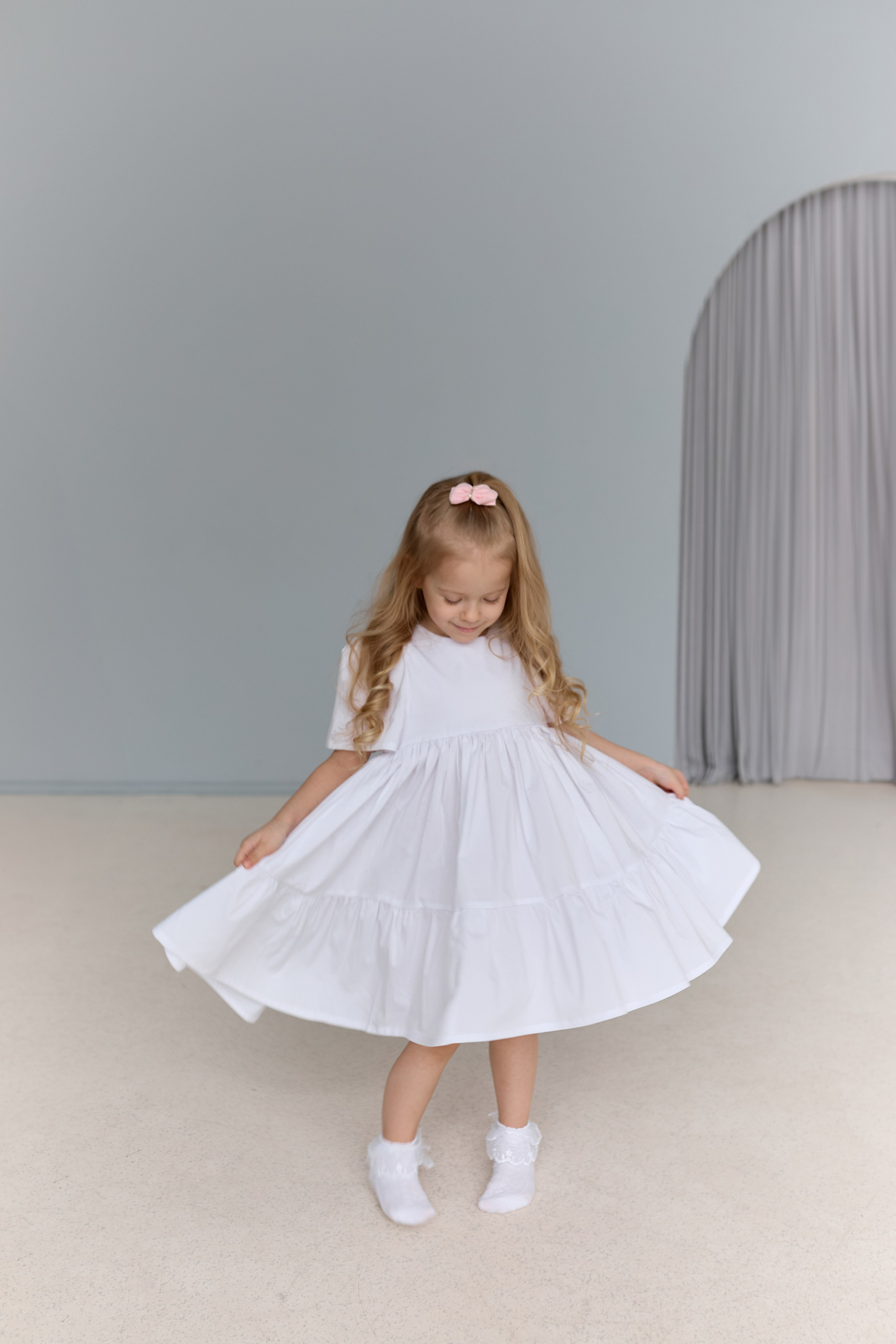 Семейная съемка в фотостудии. Сестры Карабаза. Фотографы и ретушеры в Москве и Санкт-Петербурге