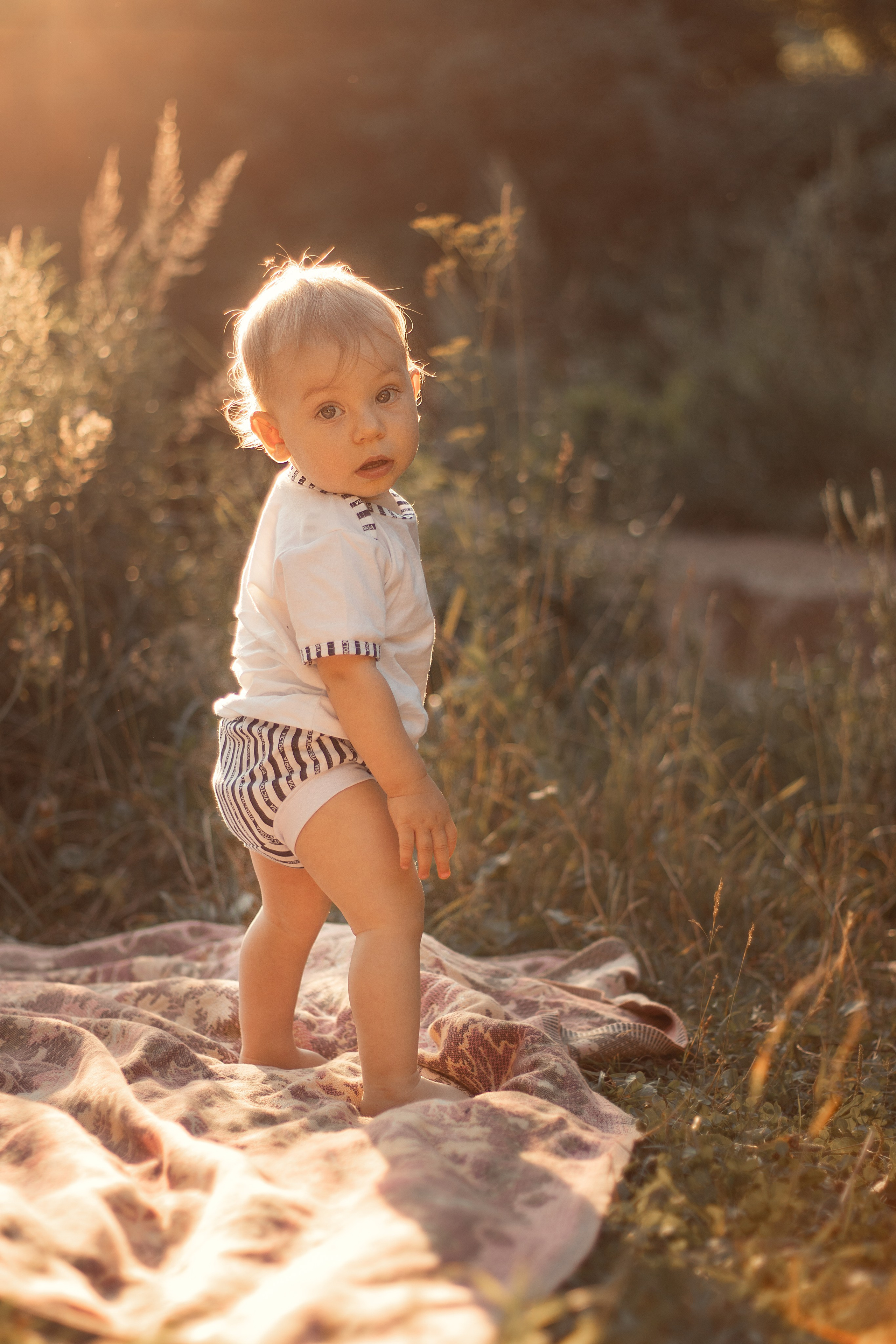 Губки бантиком бровки домиком. Летний малыш