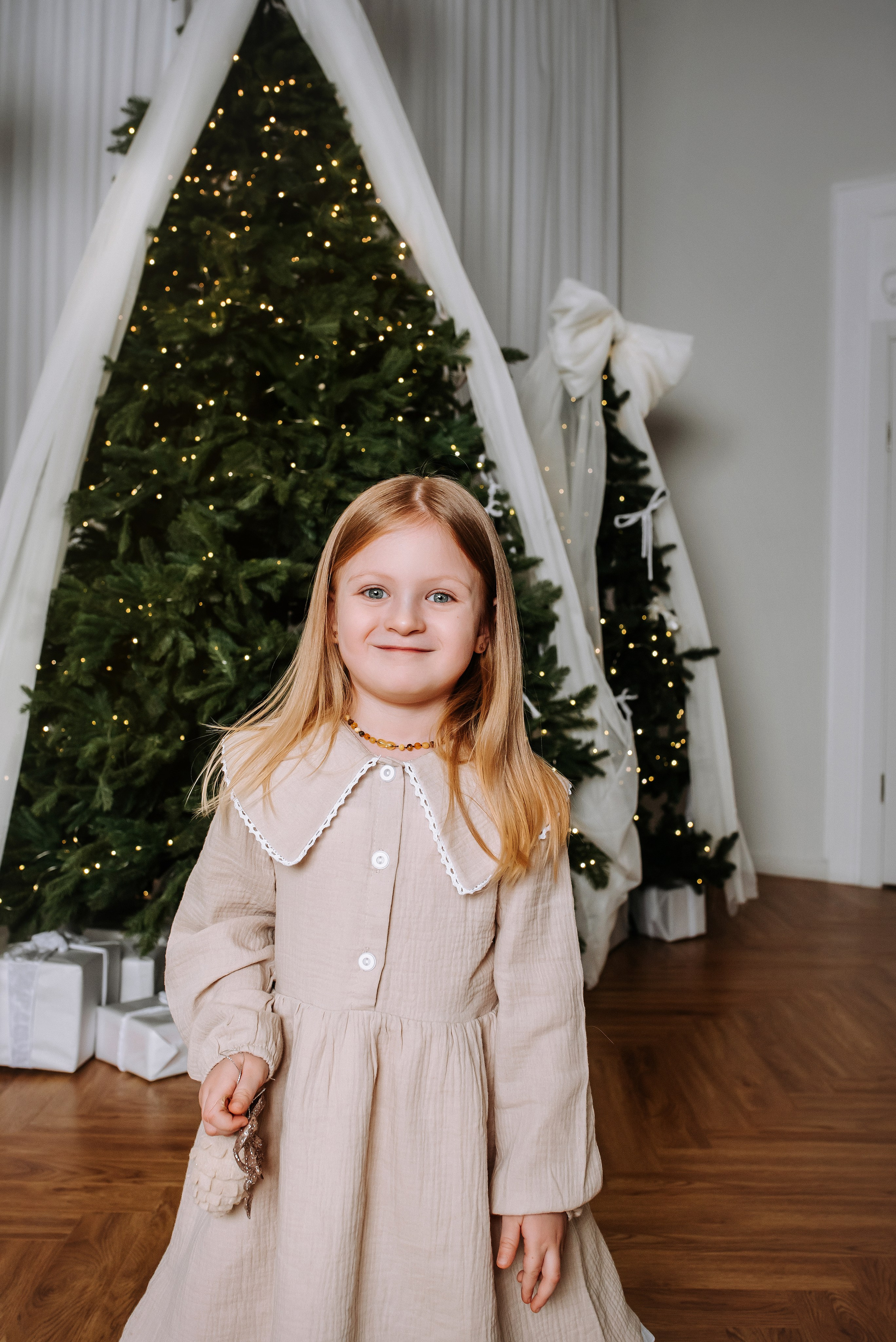 Семейная съёмка с питомцами в фотостудии. Фотограф Диана Оленина Красноярск / Братск