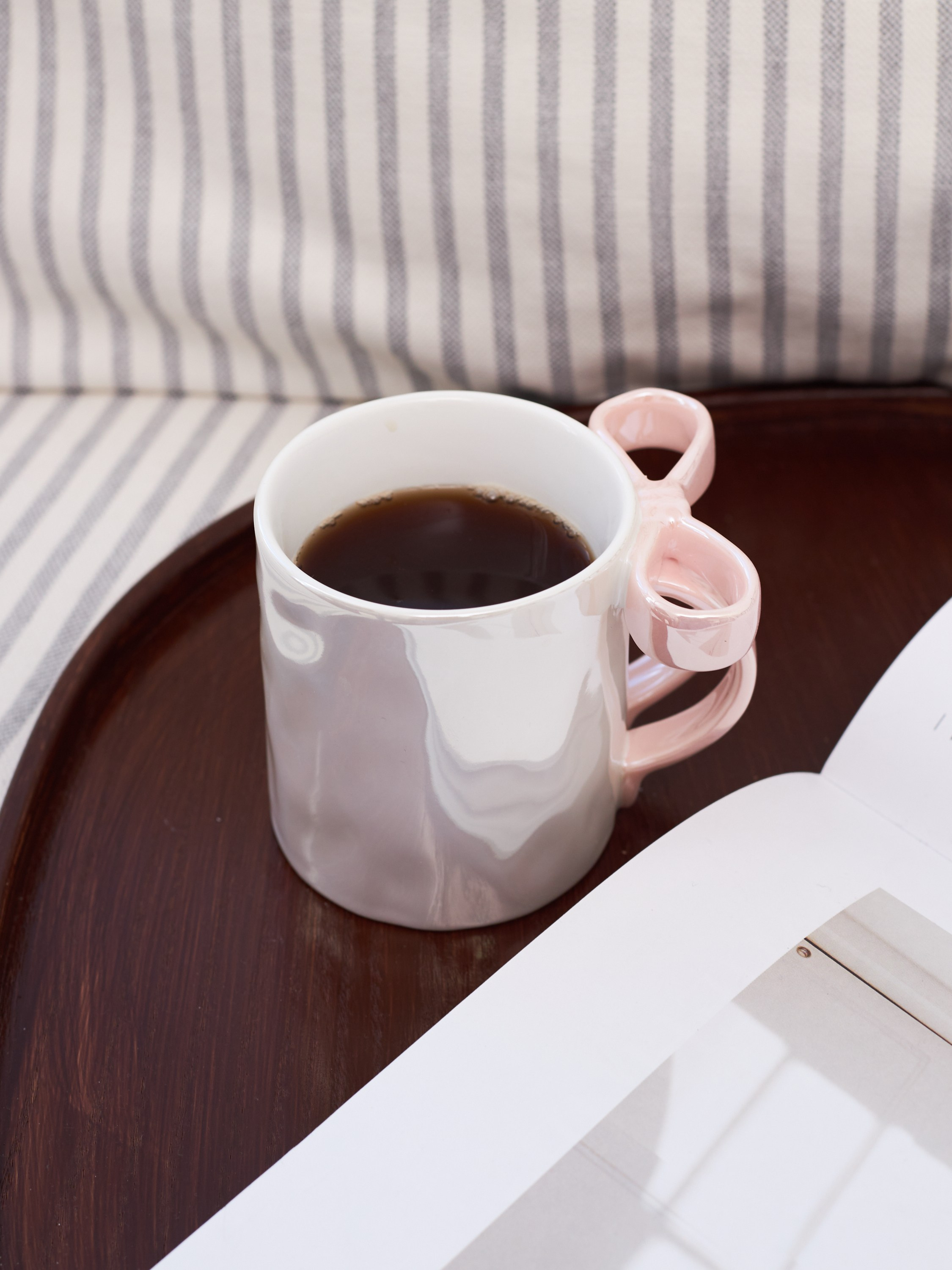 Фотосъемка посуды термосов Екатеринбург товары для кухни Wildberries ВБ Ozon предметка Екб заказать цена. Фотограф Екатеринбург Анастасия Жерновская | Маркетплейсы и нейрофото