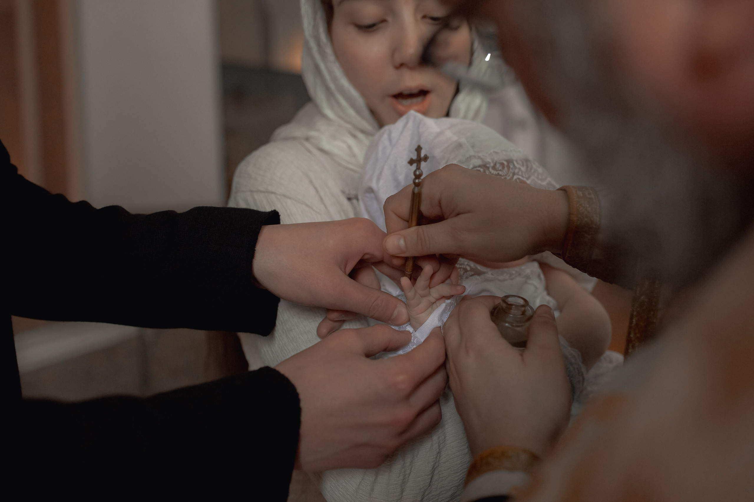 Крещение ребенка в Успенском соборе Ташкента. Фотограф на Крещение и Венчание в Ташкенте