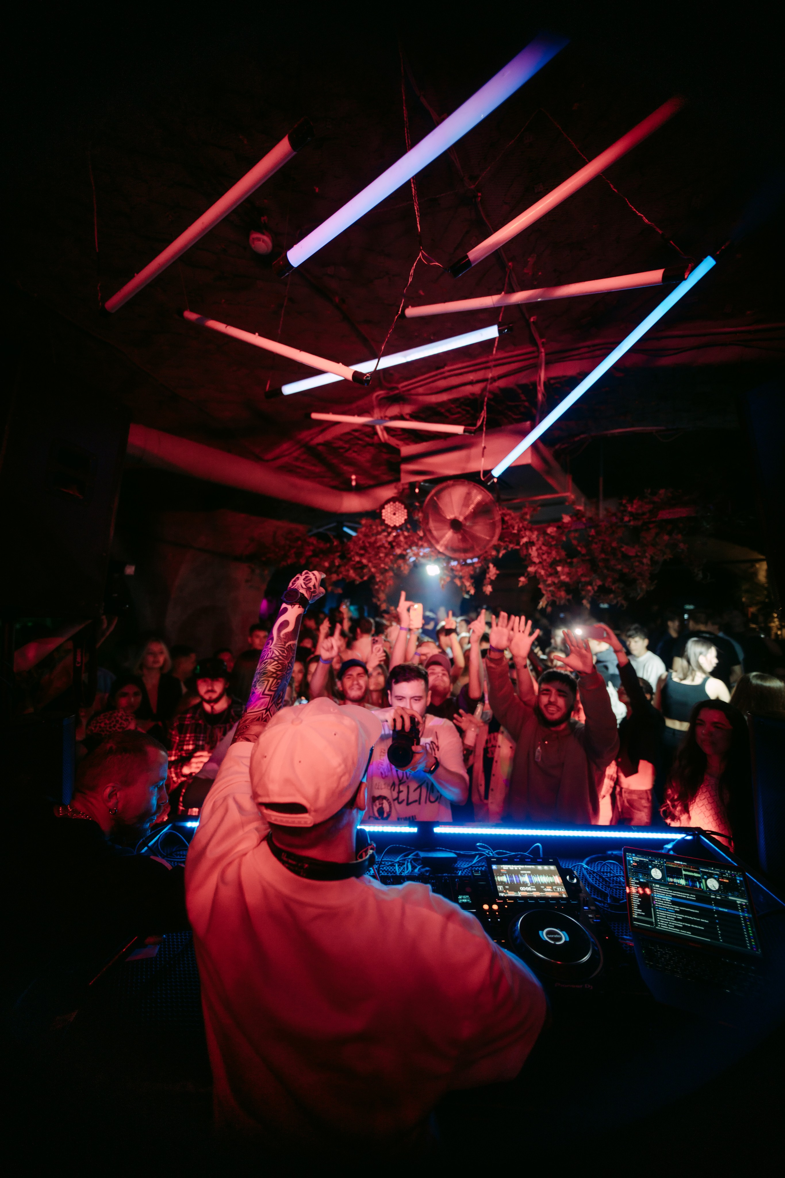 Custom x Медиабаскет. Саша Копылов, фотограф в Казани