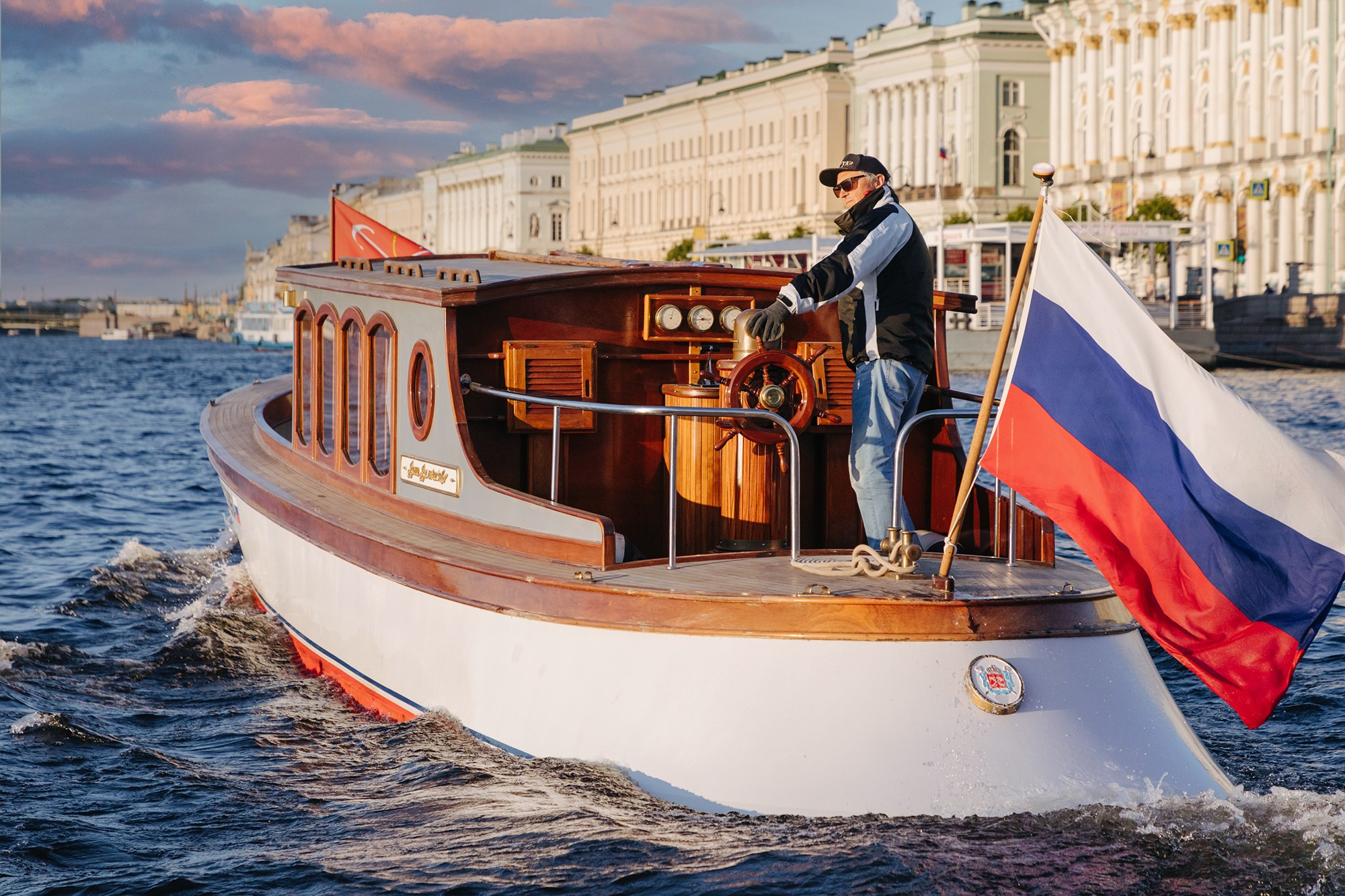 аренда яхты для свадьбы спб, яхта спб, свадьба на яхте, где арендовать яхту спб, свадебная фотосъемка в спб, фотограф на яхту свадьбу, фотосъемка портфолио яхты авто аренда, фотосъемка интерьеров