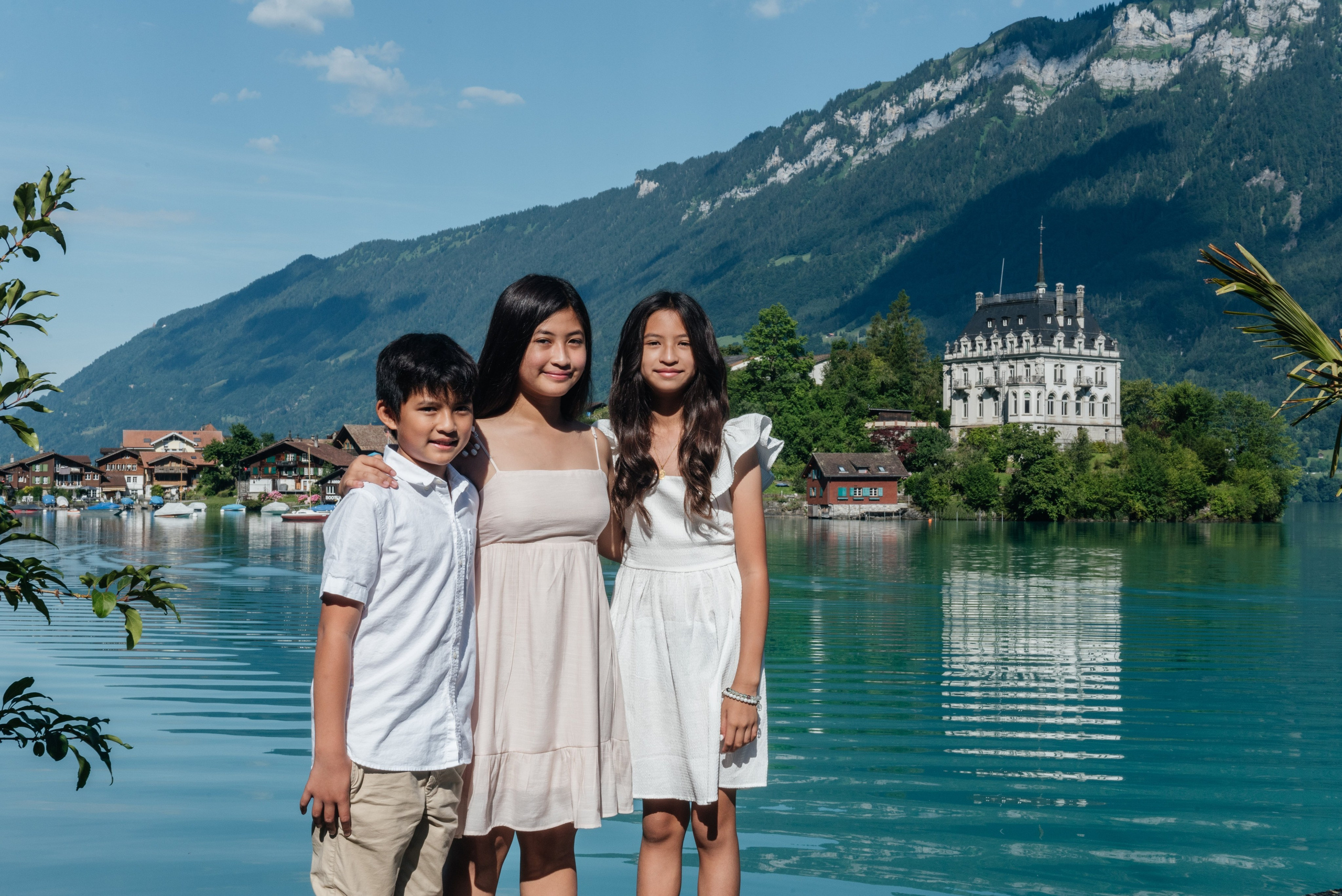 Jon, Michelle, Camille, Gabriel and Hannah (Iseltwald, Suisse). Photographe en Suisse et en Europe Anna Alekseenko