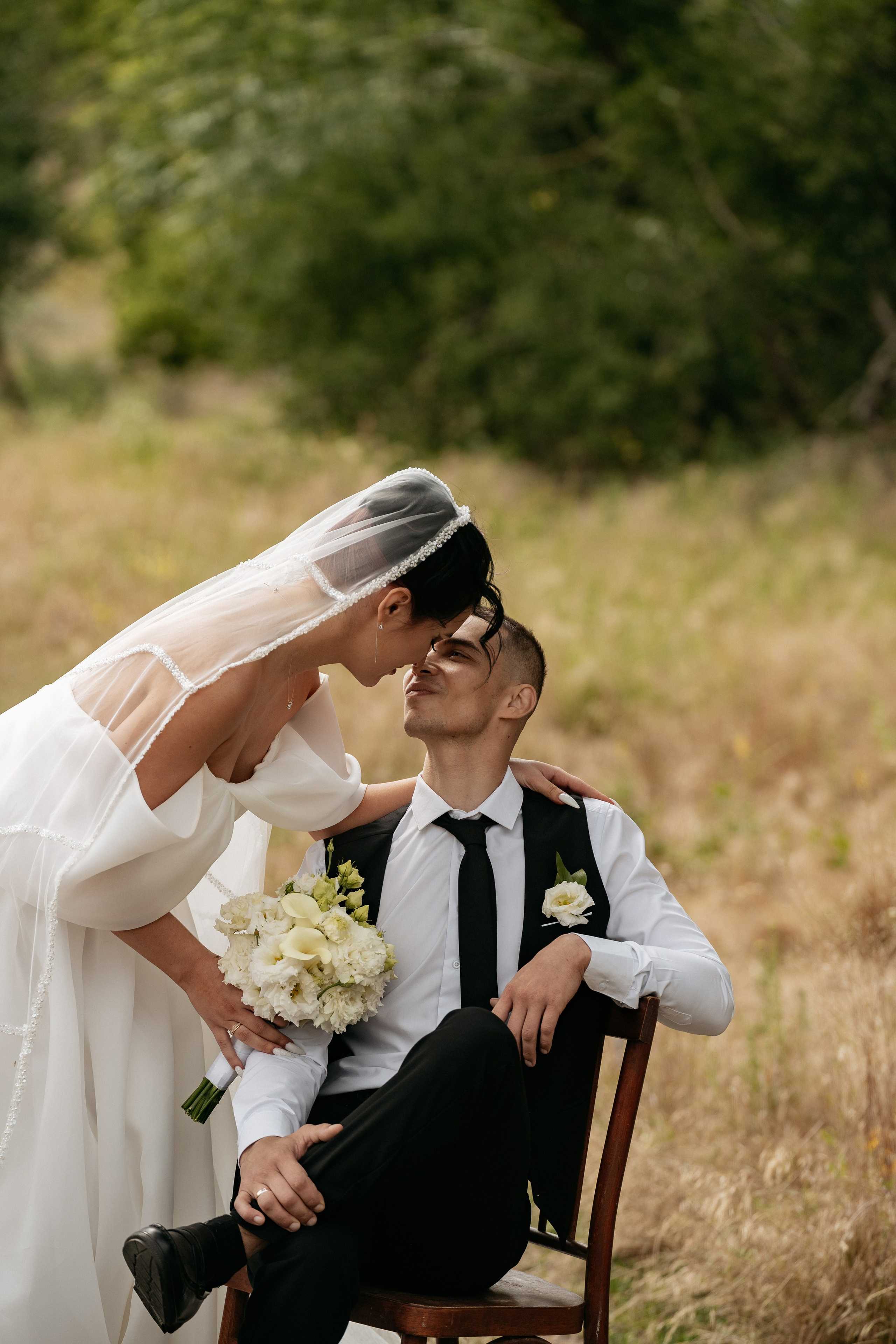 Винные погреба Абрау-Дюрсо как фон для свадебной фотосессии - уникальные кадры от фотографа
