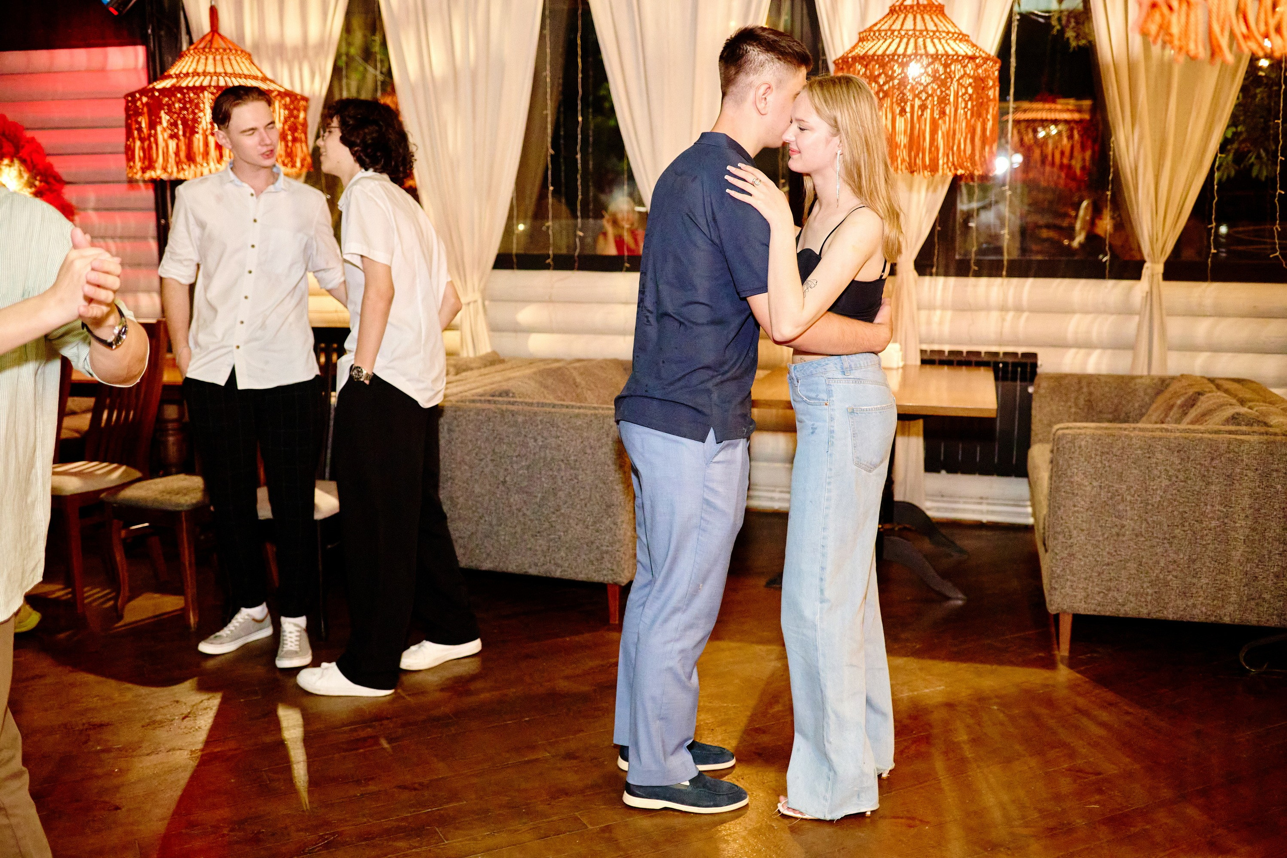 Выпускной 35 Сош. Фотограф Выпускные альбомы Таганрог Сергей Коробченко