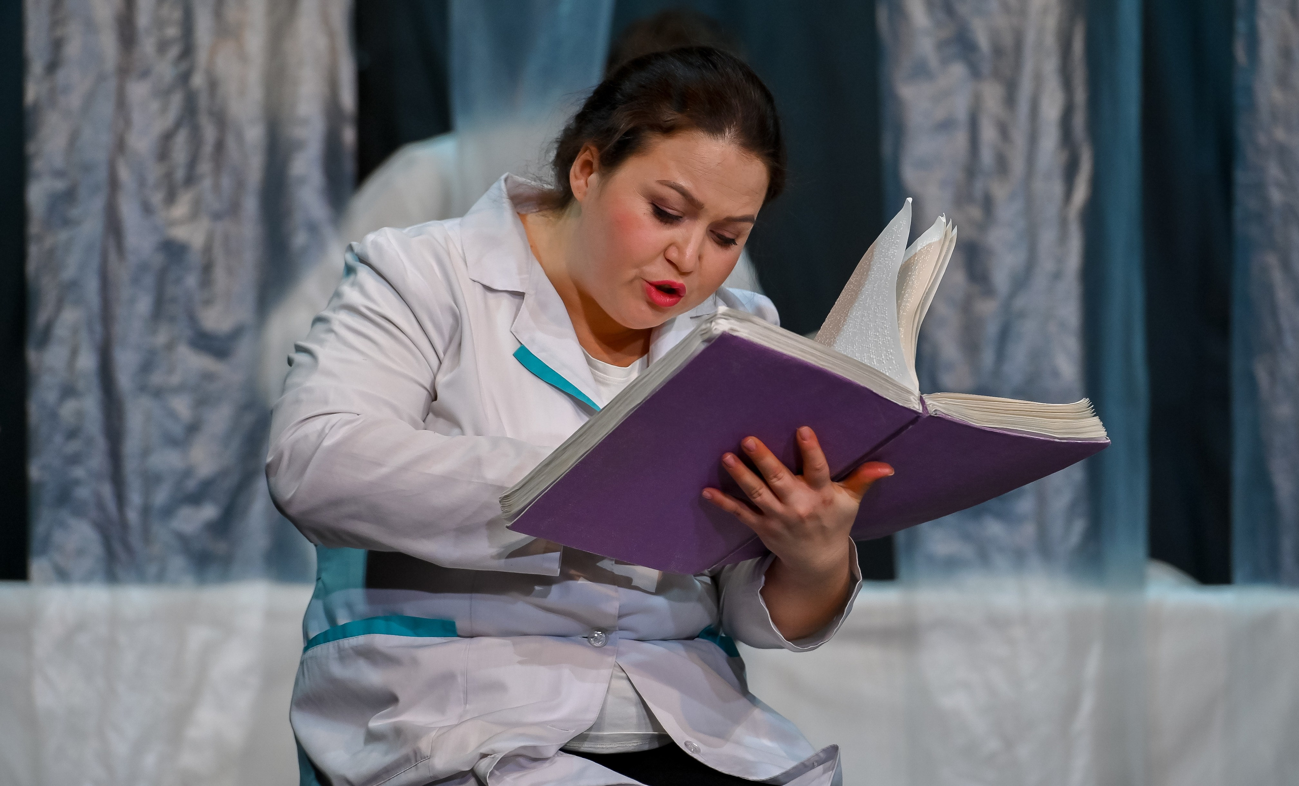 «Записки юного врача» в Театре Артиста 01.03.2024. Репортажный профессиональный фотограф-любитель