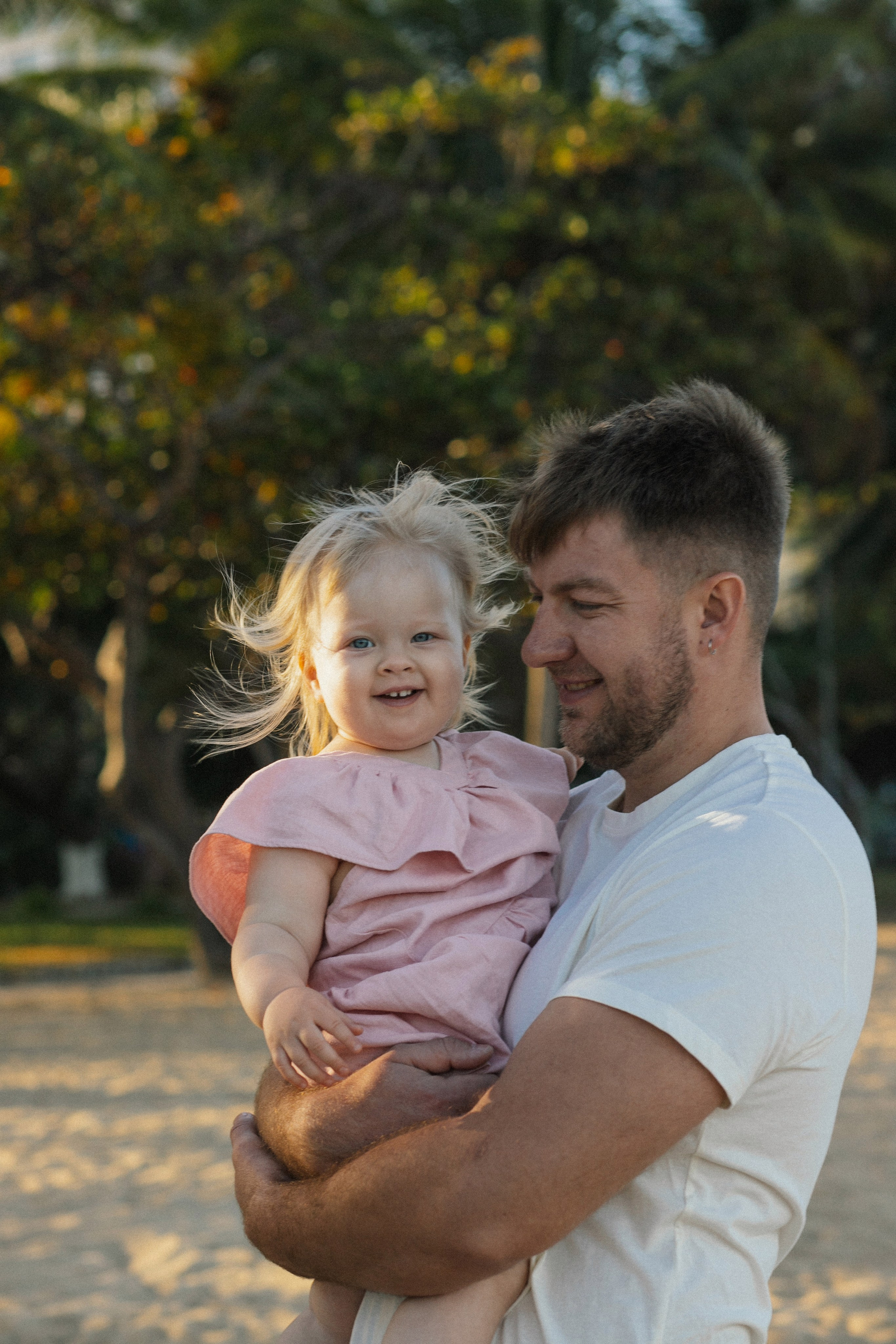 Вика и Влад с Соней на пляже. Главная