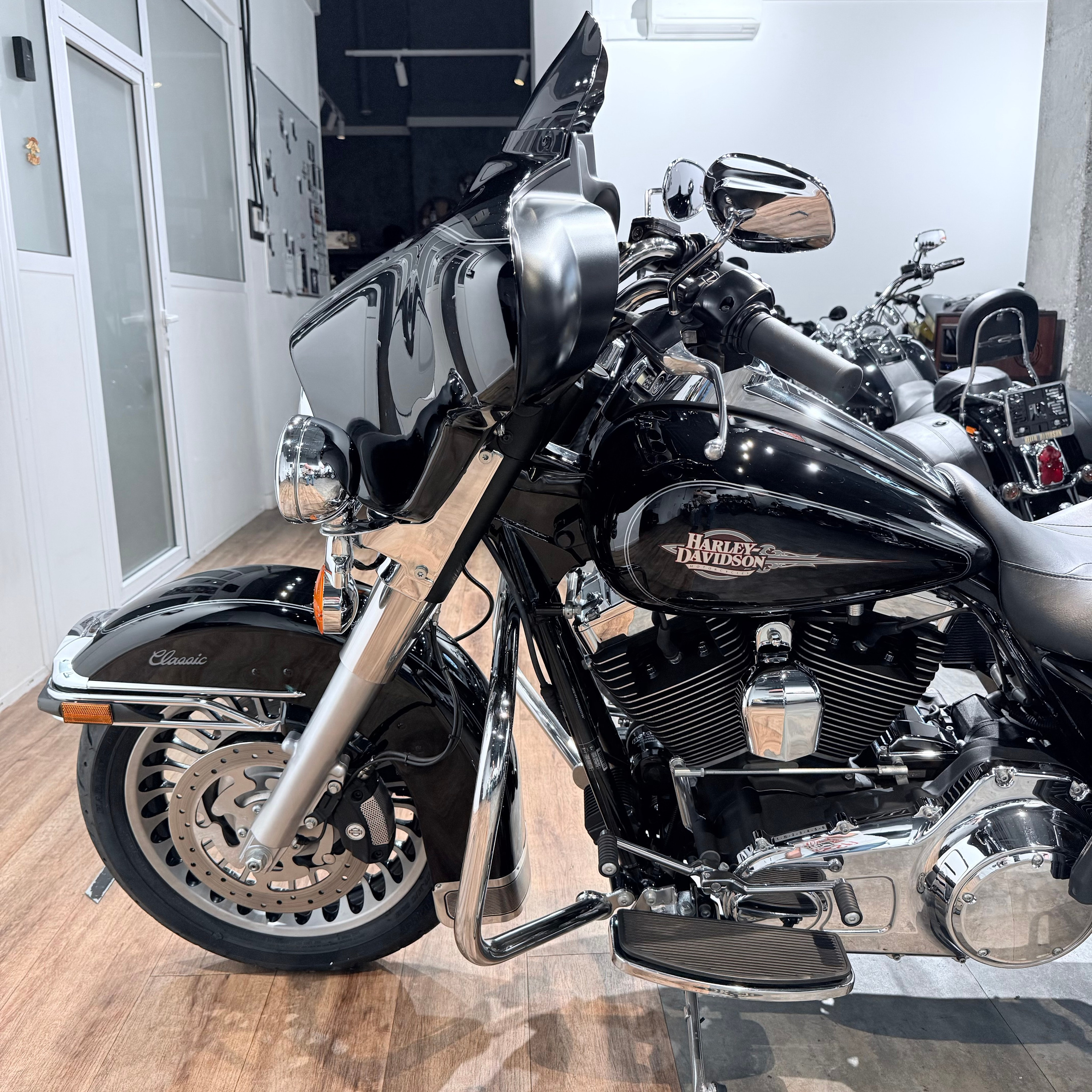 2010 Street Glide АВS Vivid Вlаck. Hello Davidson, Москва. Только хорошие мотоциклы…