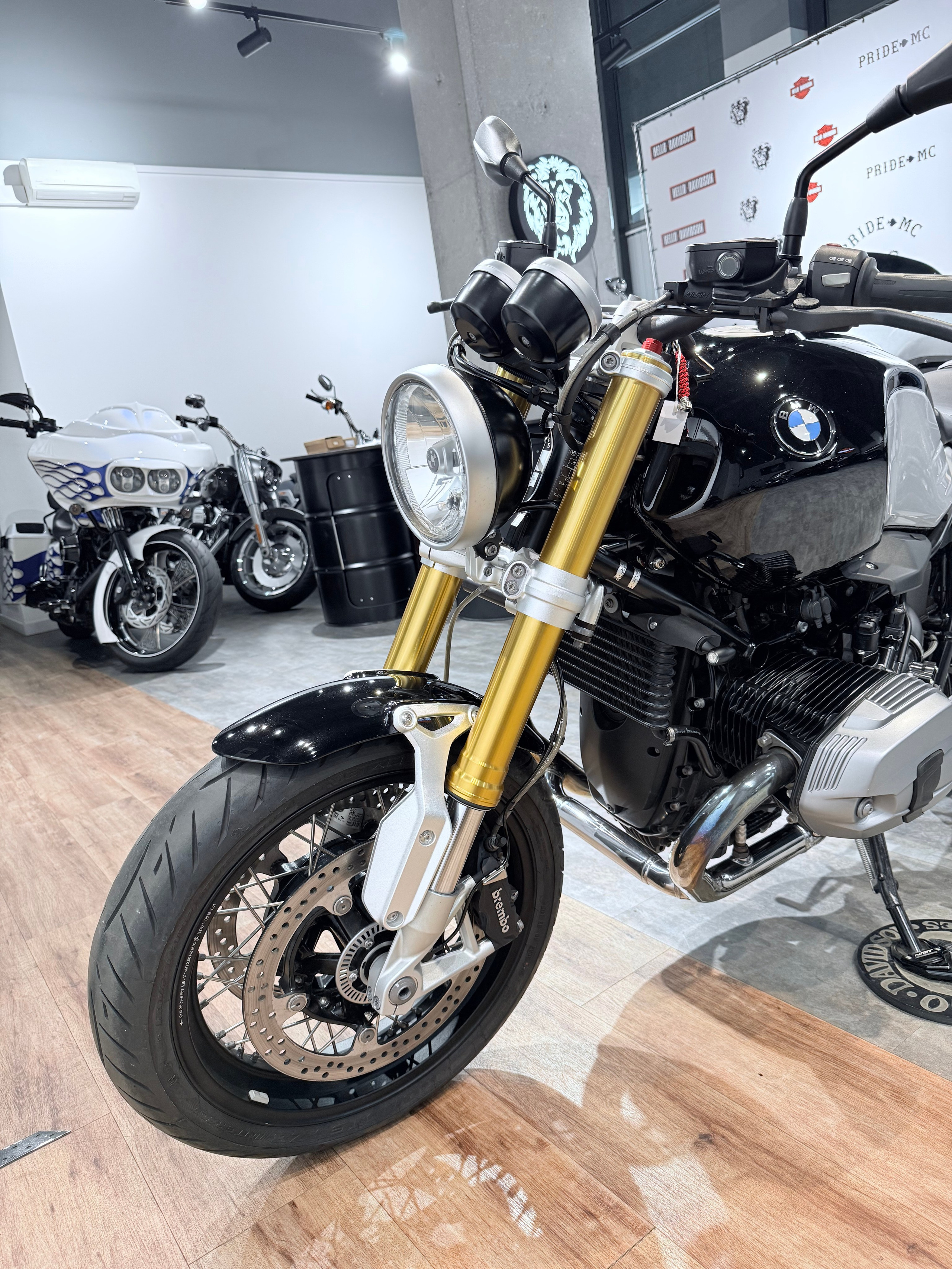 BMW R9T (Black Storm). Hello Davidson, Москва. Только хорошие мотоциклы…