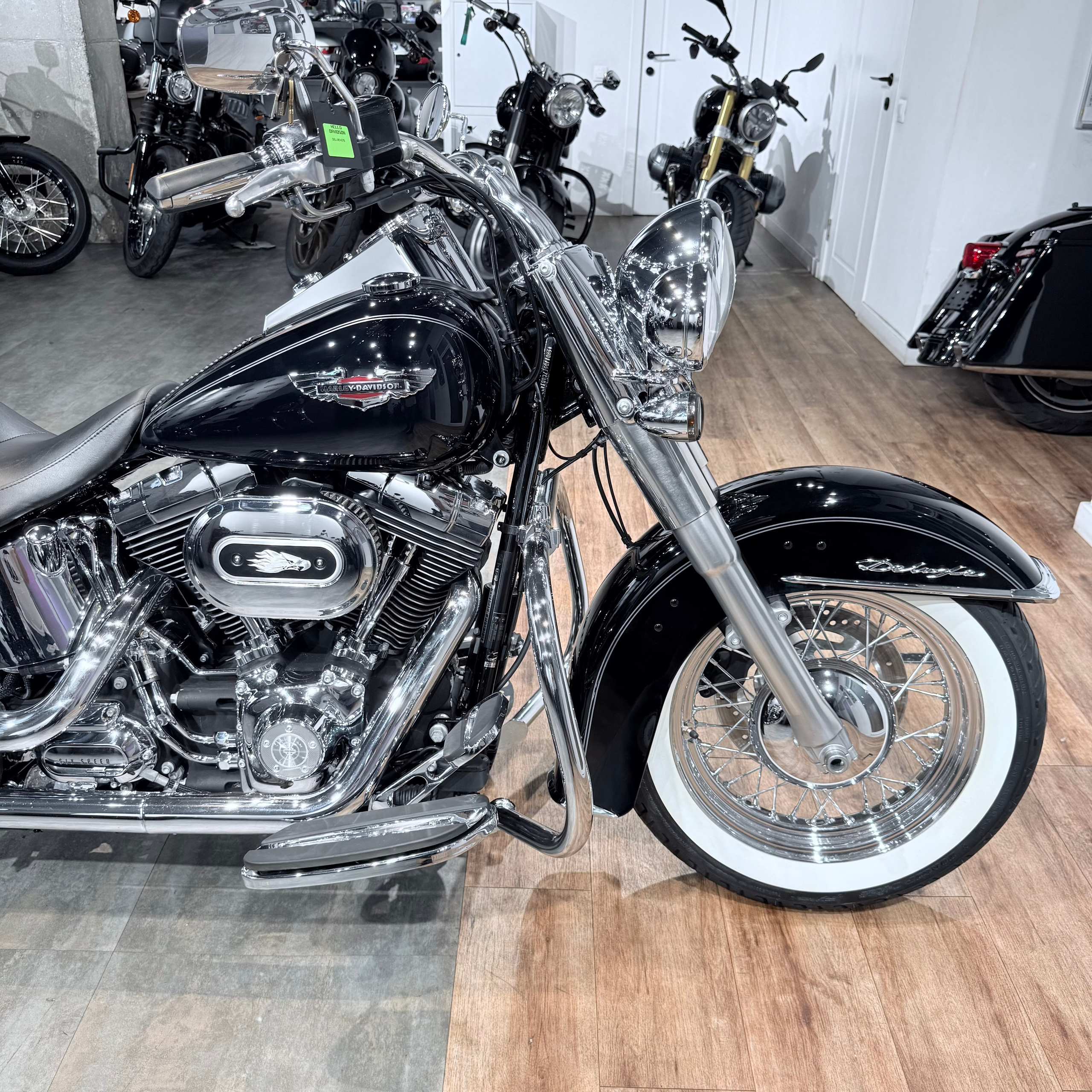 2011 Softail Deluхе АВS Vivd Black. Hello Davidson, Москва. Только хорошие мотоциклы…