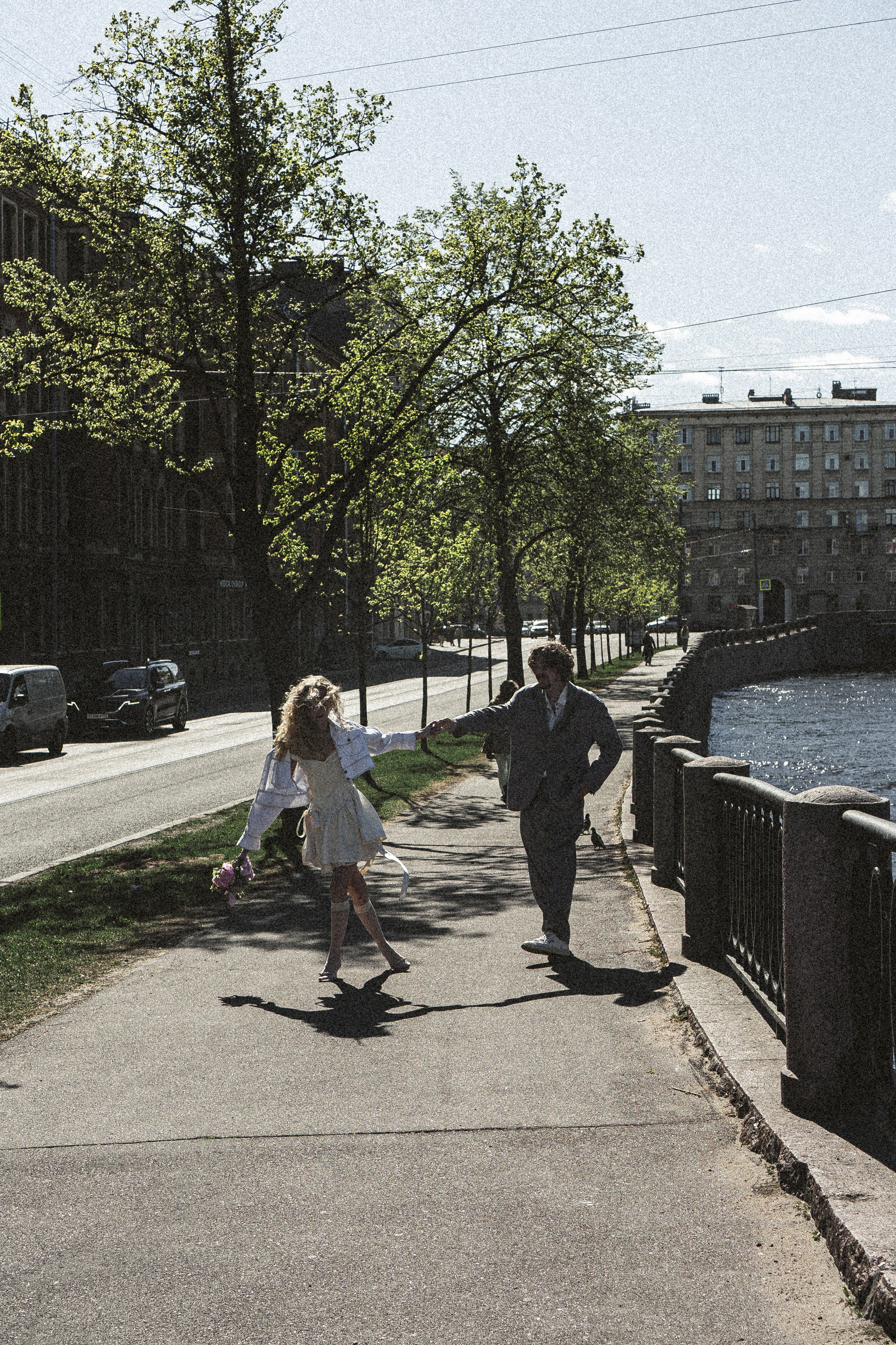 СВАДЕБНАЯ ПРОГУЛКА ПО ПЕТРОГРАДКЕ ВЕСНОЙ. СВАДЕБНАЯ ФОТОСЕССИИЯ НА ПЕТРОГРАДКЕ. Профессиональный фотограф, Санкт-Петербург — Виктория Богомолова