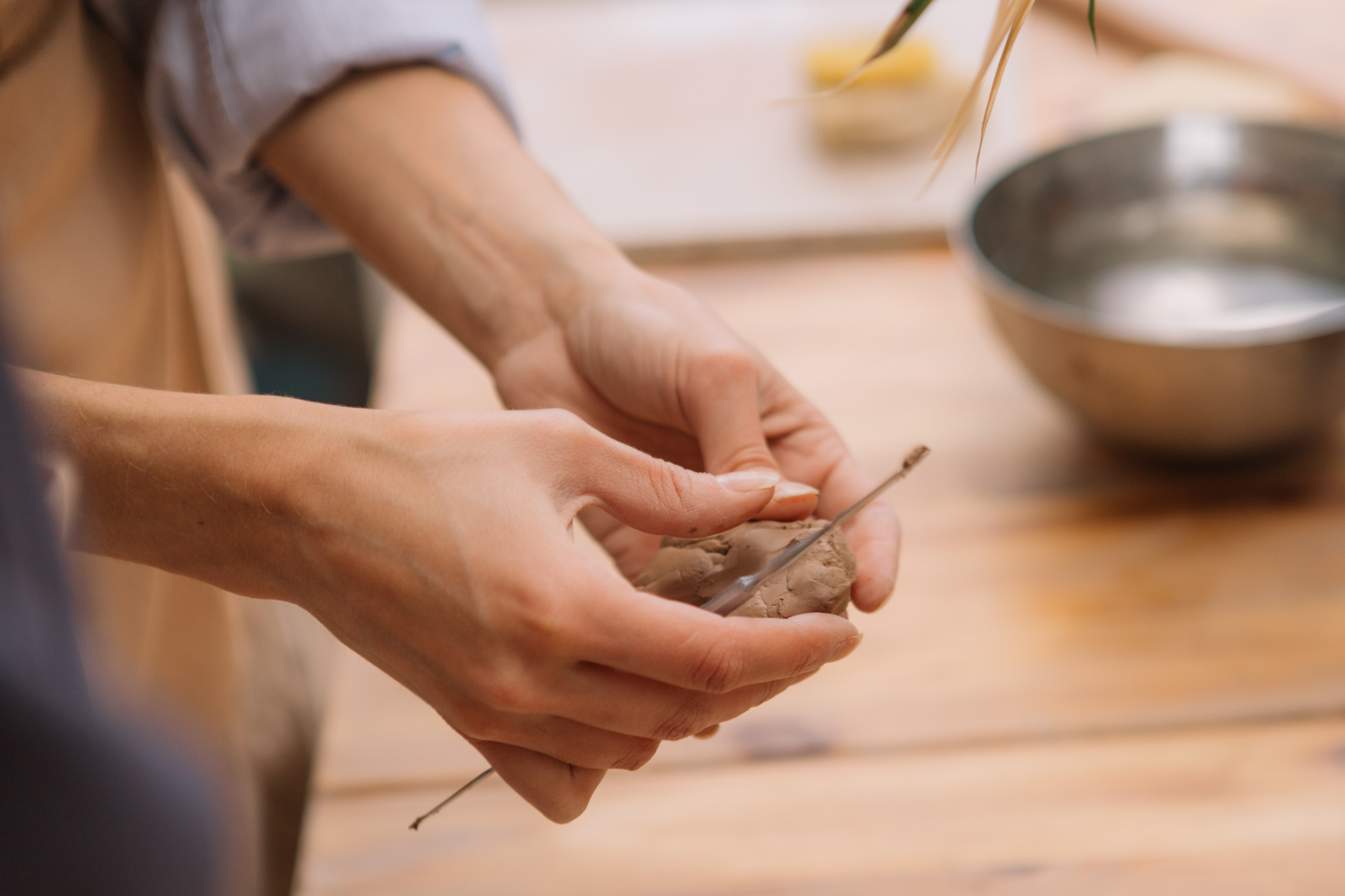 «Руки и глина». Гончарная мастерская. Фото l Ретушь l Контент в Москве. Андреева Марина