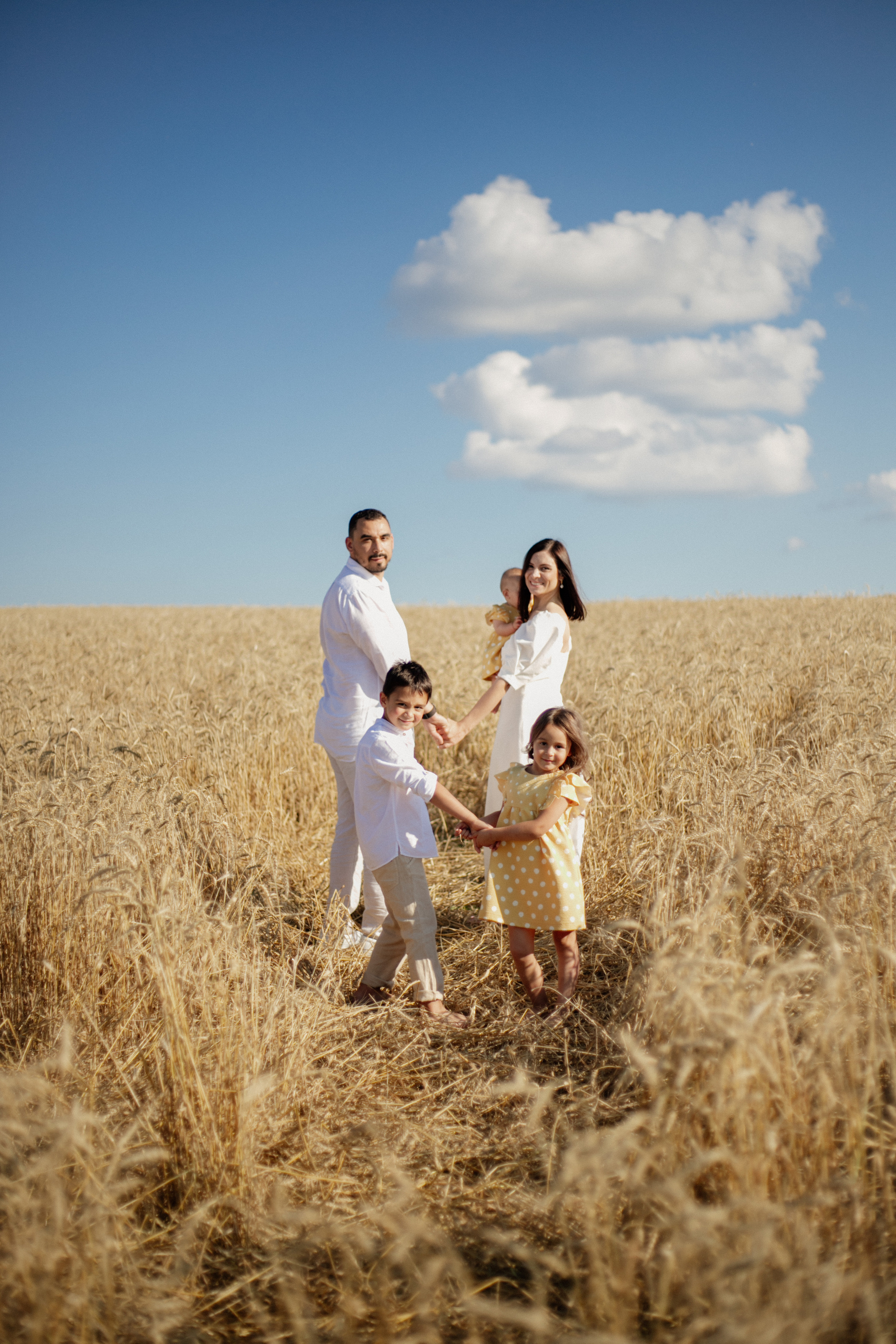Вероника, Сергей, Платон, Оливия, Амелия. Фото l Ретушь l Контент в Москве. Андреева Марина