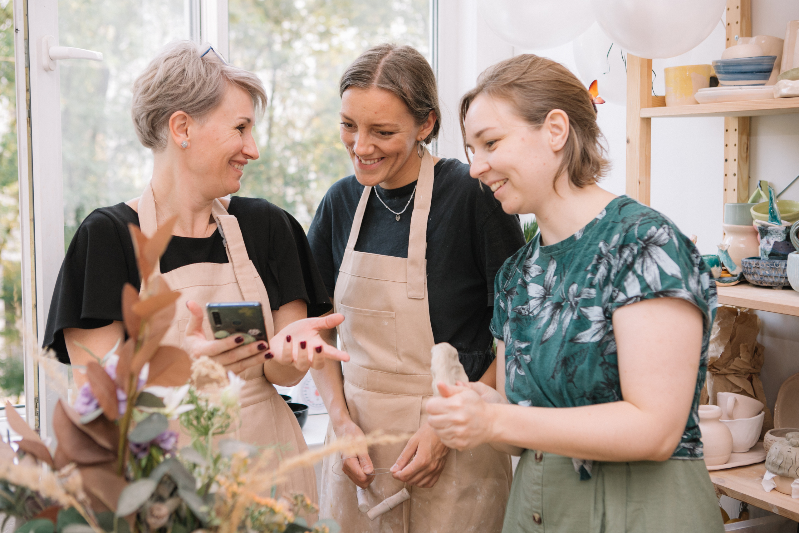 «Руки и глина». Гончарная мастерская. Фото l Ретушь l Контент в Москве. Андреева Марина