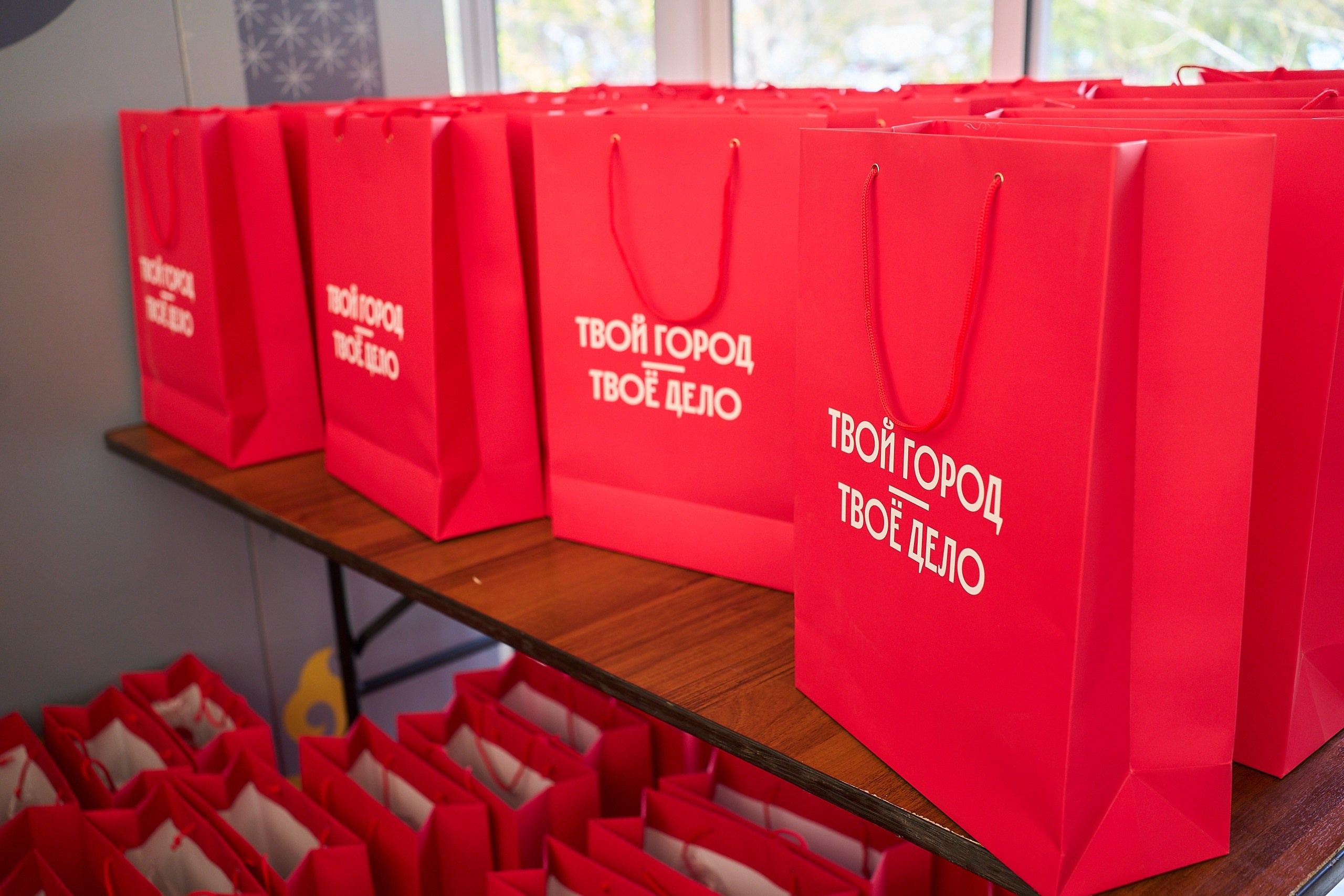 Субботник у Управления делами Мэра и Правительства Москвы. Фотограф и Видеограф в Москве. Олег Корушев