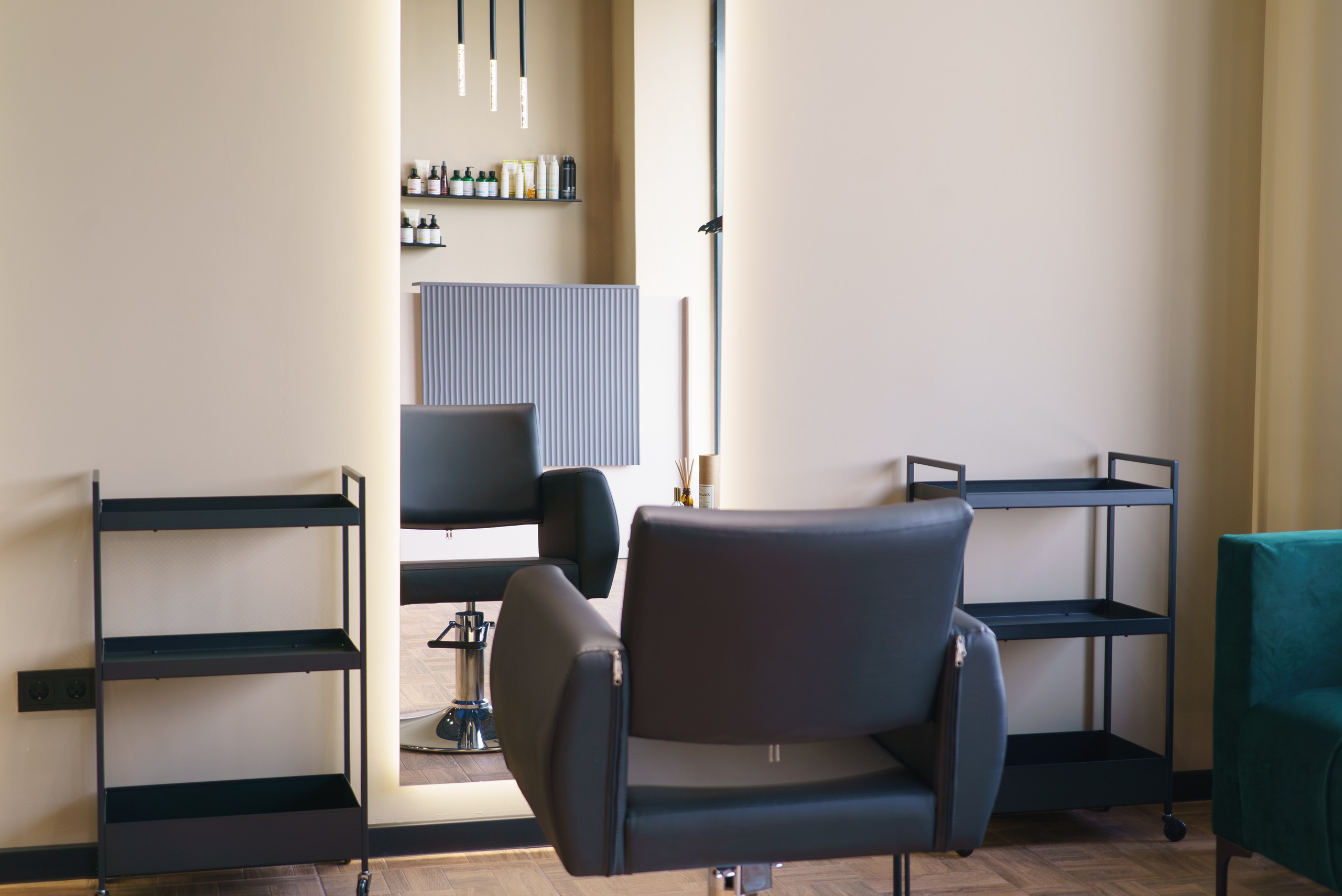 Профессиональная интерьерная фото и видео съемка студий красоты Яркая интерьерная фотосъемка для бьюти-коворкинга и студий. Шедевры для Вас! Фотограф и Видеограф в Краснодаре Пахиев Руслан