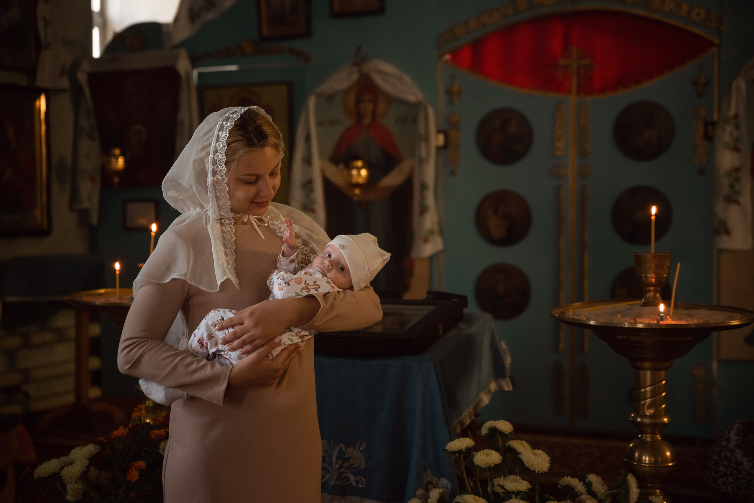 Крещение Олеси. Троицкая церковь. Фотограф новорожденных Екатеринбург, Первоуральск