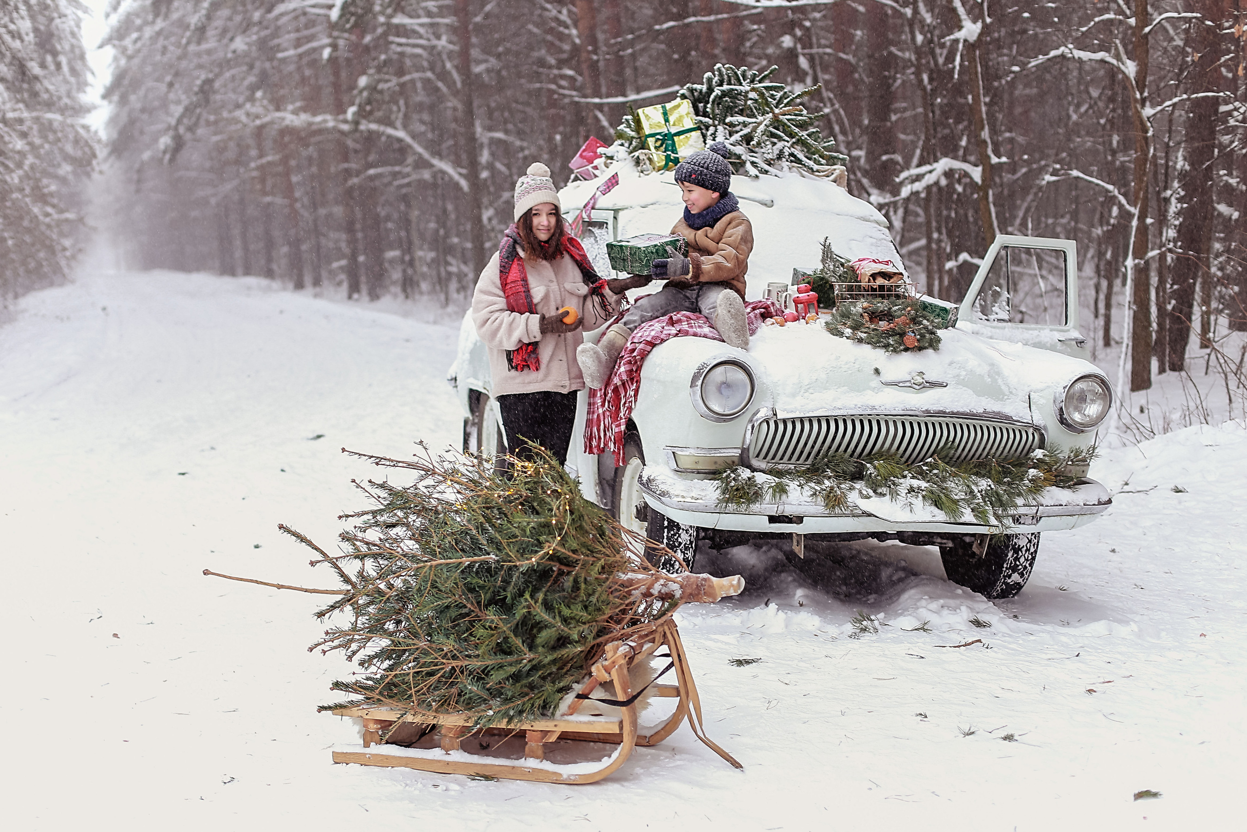 Уличная фотосессия с ретро машиной. Иванова Ирина Свадебный и семейный фотограф г. Уфа