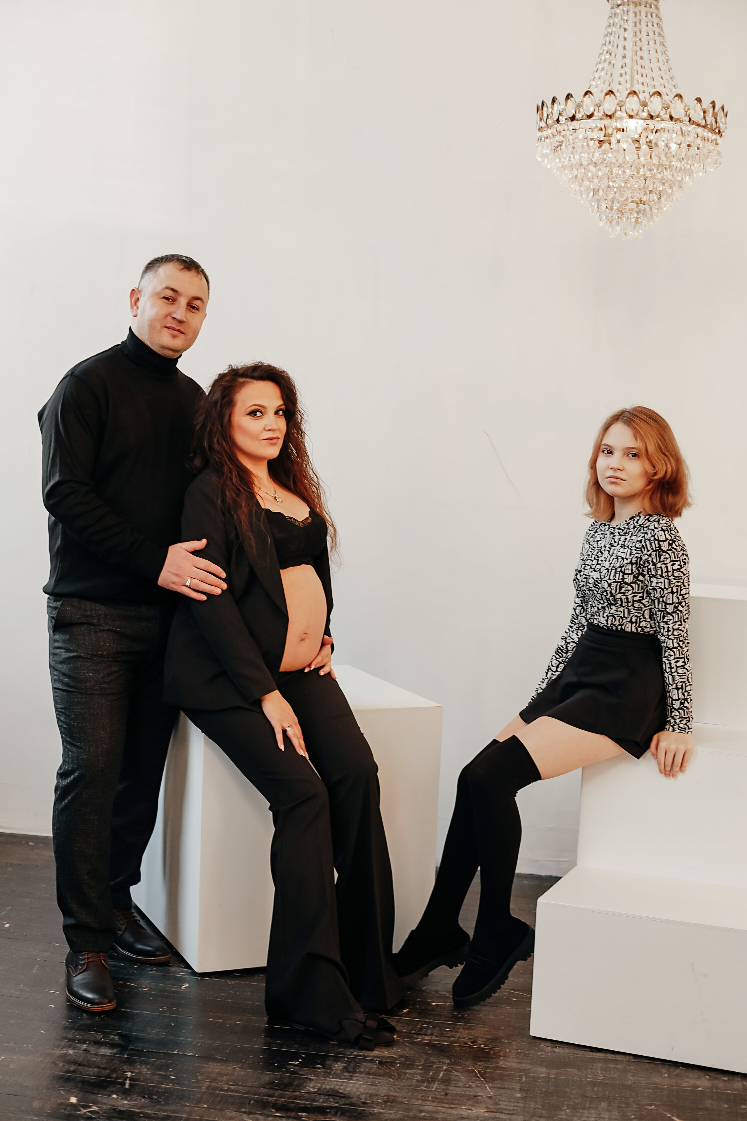 Фотосессия в студии Монохром. Съемка в ожидании малыша. Иванова Ирина Свадебный и семейный фотограф г. Уфа