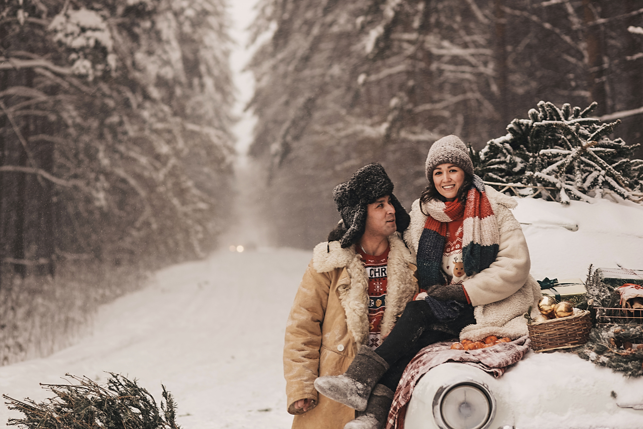 Уличная фотосессия с ретро машиной. Иванова Ирина Свадебный и семейный фотограф г. Уфа