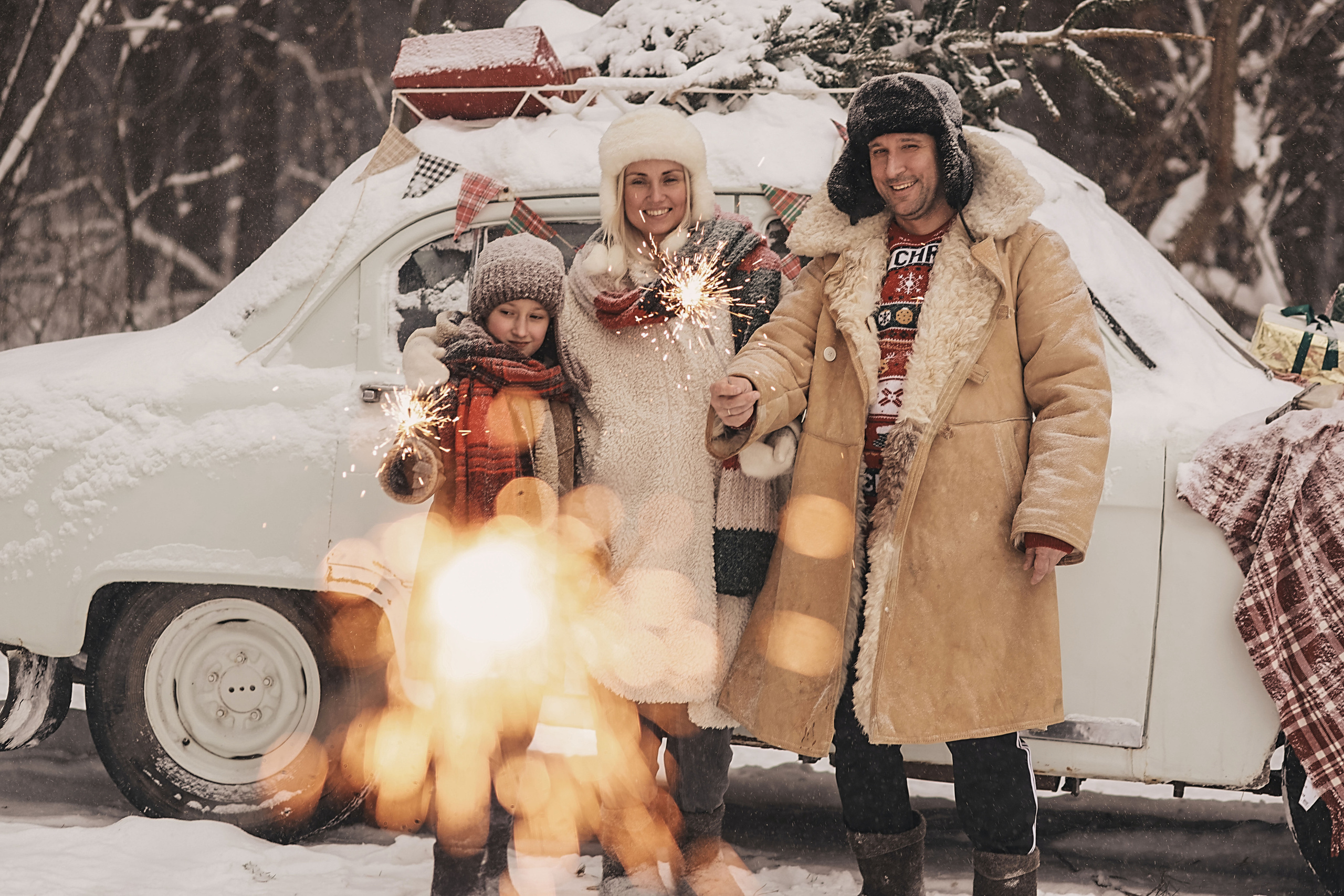 Фотосессия в лесу с ретро машиной. Иванова Ирина Свадебный и семейный фотограф г. Уфа