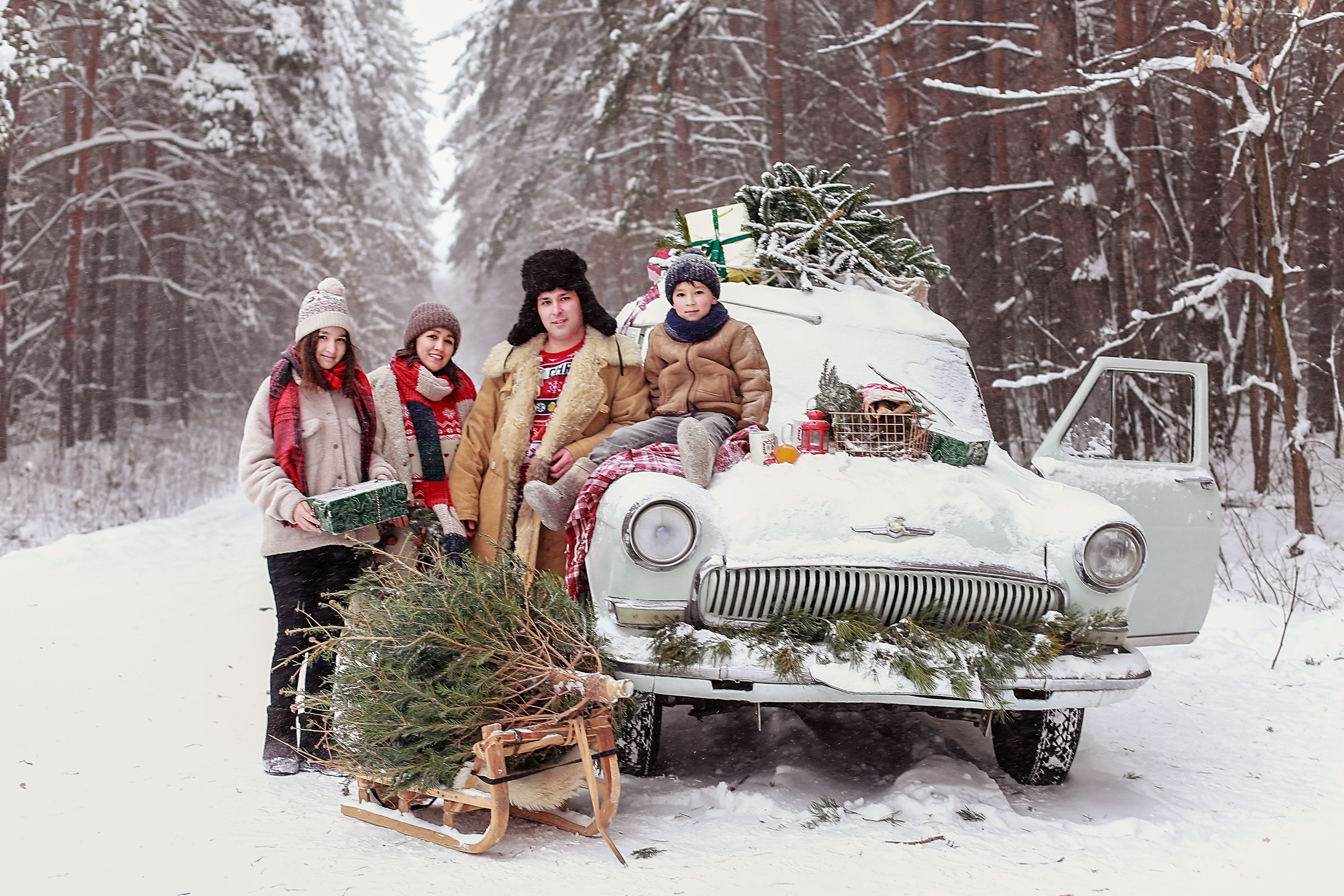 Уличная фотосессия с ретро машиной. Иванова Ирина Свадебный и семейный фотограф г. Уфа