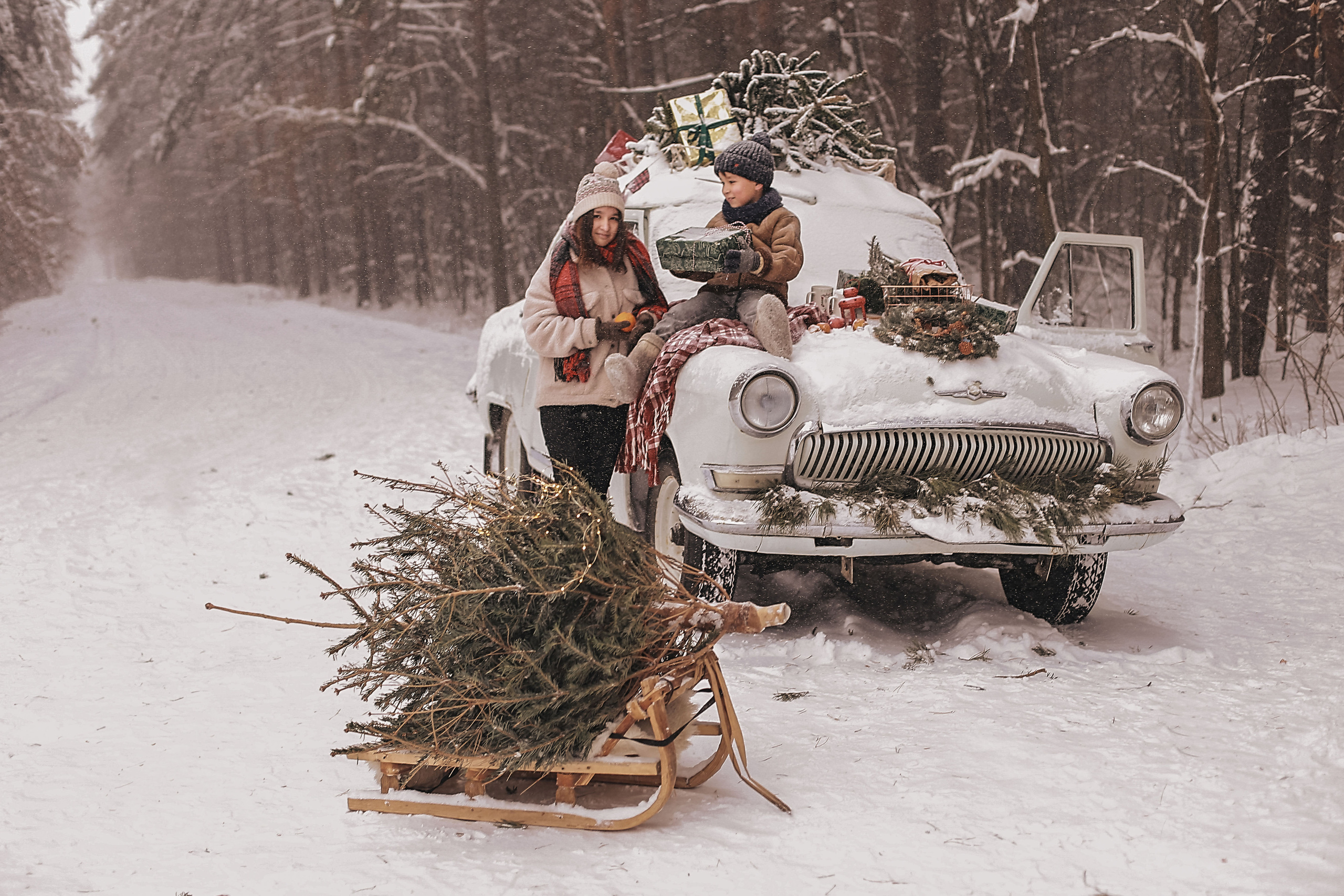 Уличная фотосессия с ретро машиной. Иванова Ирина Свадебный и семейный фотограф г. Уфа