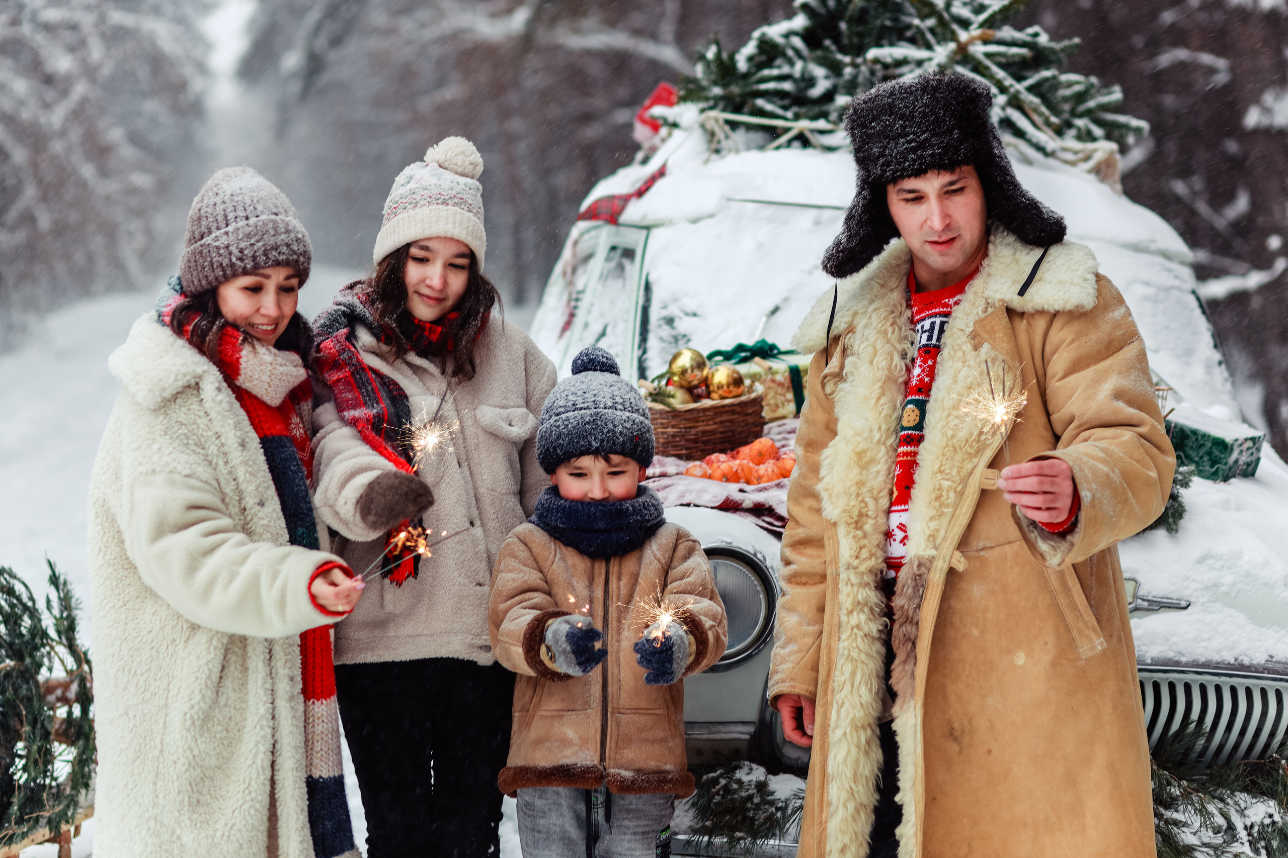 Уличная фотосессия с ретро машиной. Иванова Ирина Свадебный и семейный фотограф г. Уфа