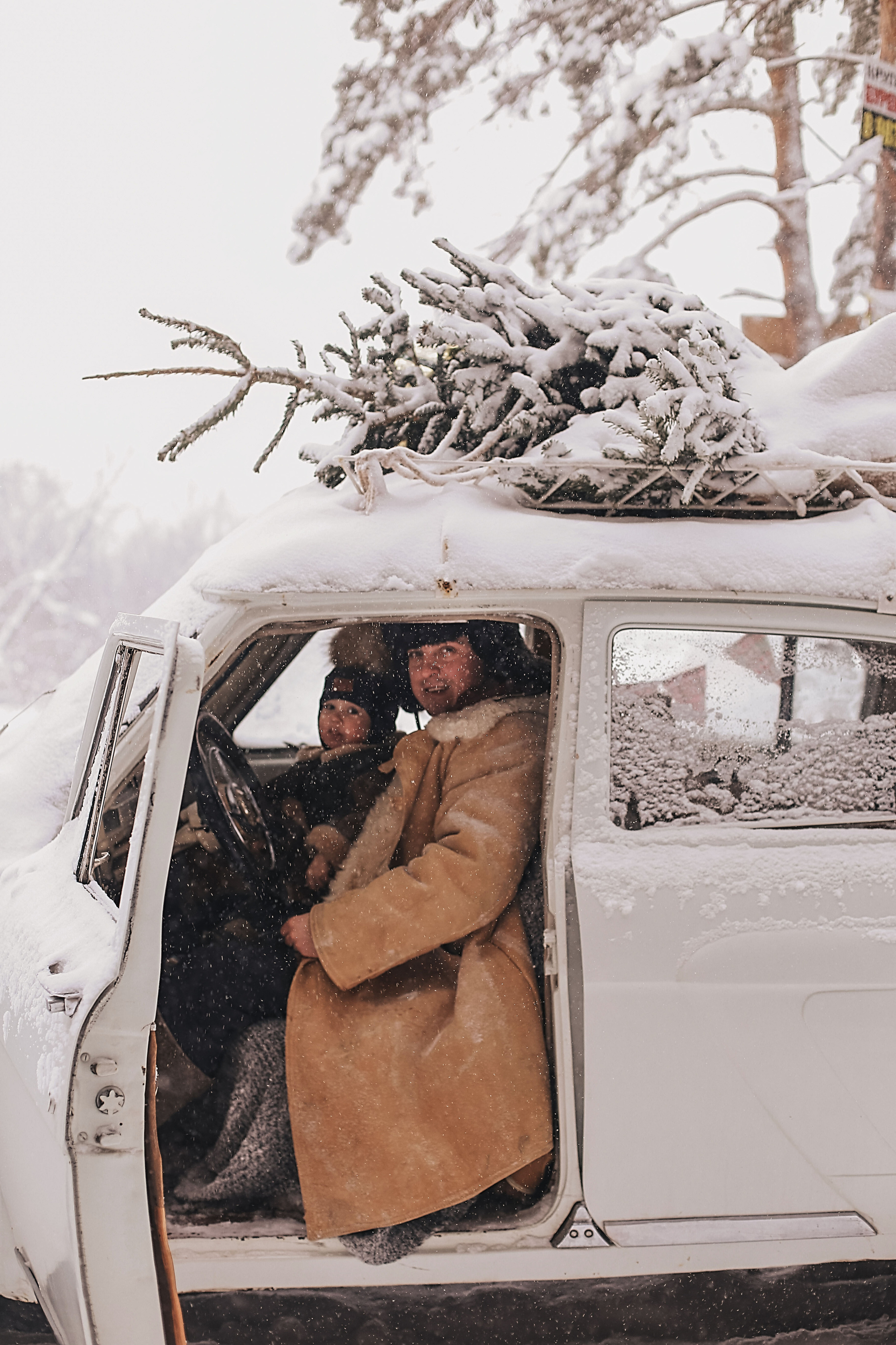 Фотосессия с ретро машиной. Иванова Ирина Свадебный и семейный фотограф г. Уфа