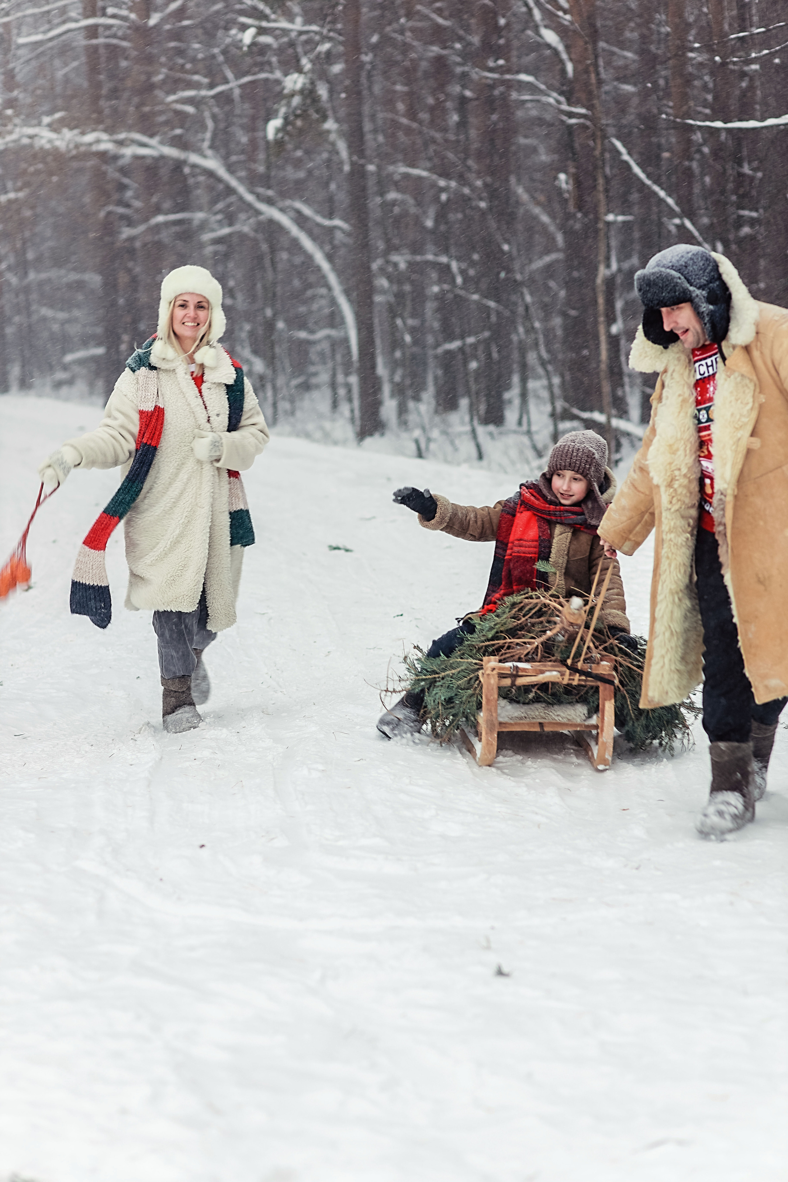 Фотосессия в лесу с ретро машиной. Иванова Ирина Свадебный и семейный фотограф г. Уфа