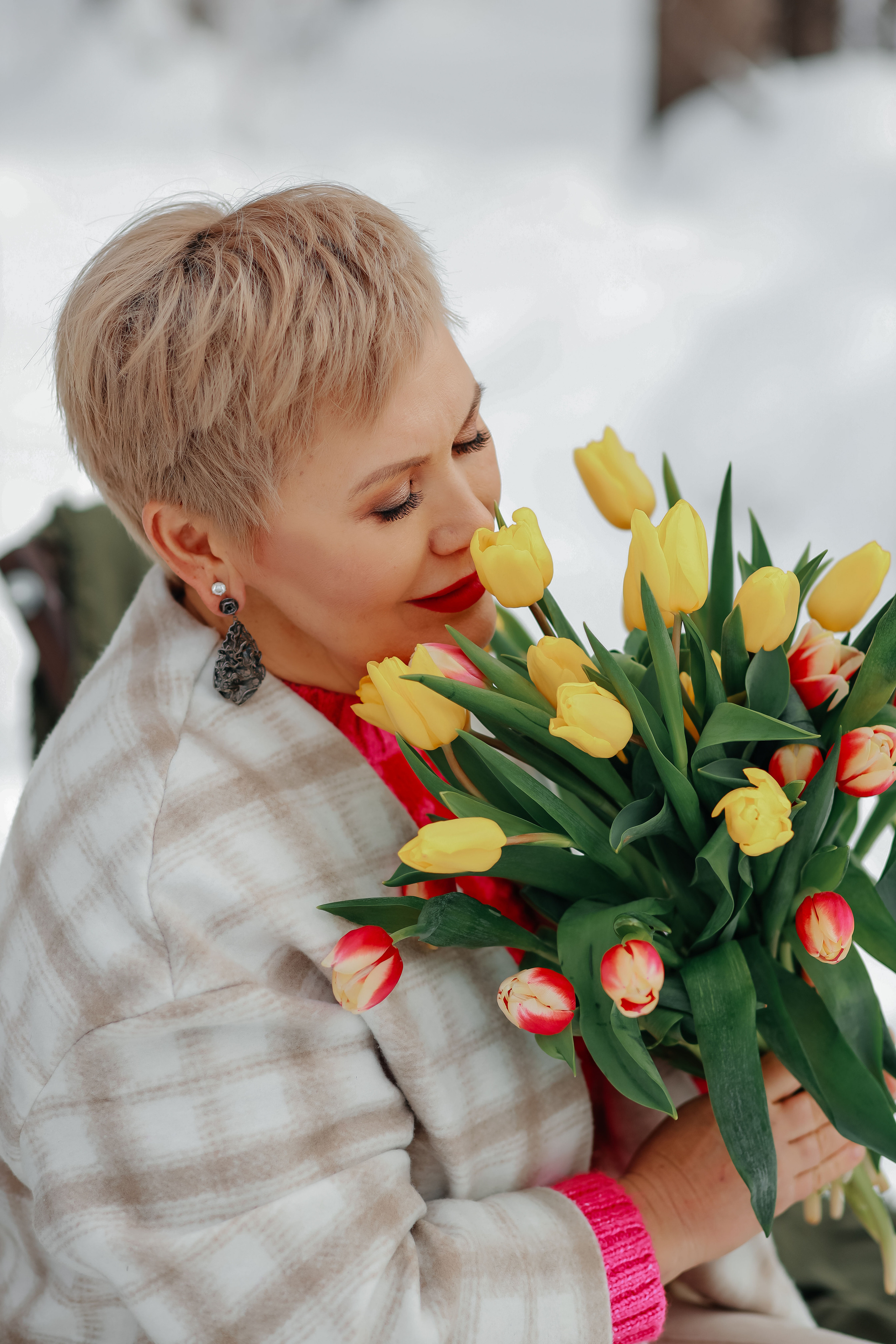 Фотосессия с цветами к 8 марту. Иванова Ирина Свадебный и семейный фотограф г. Уфа