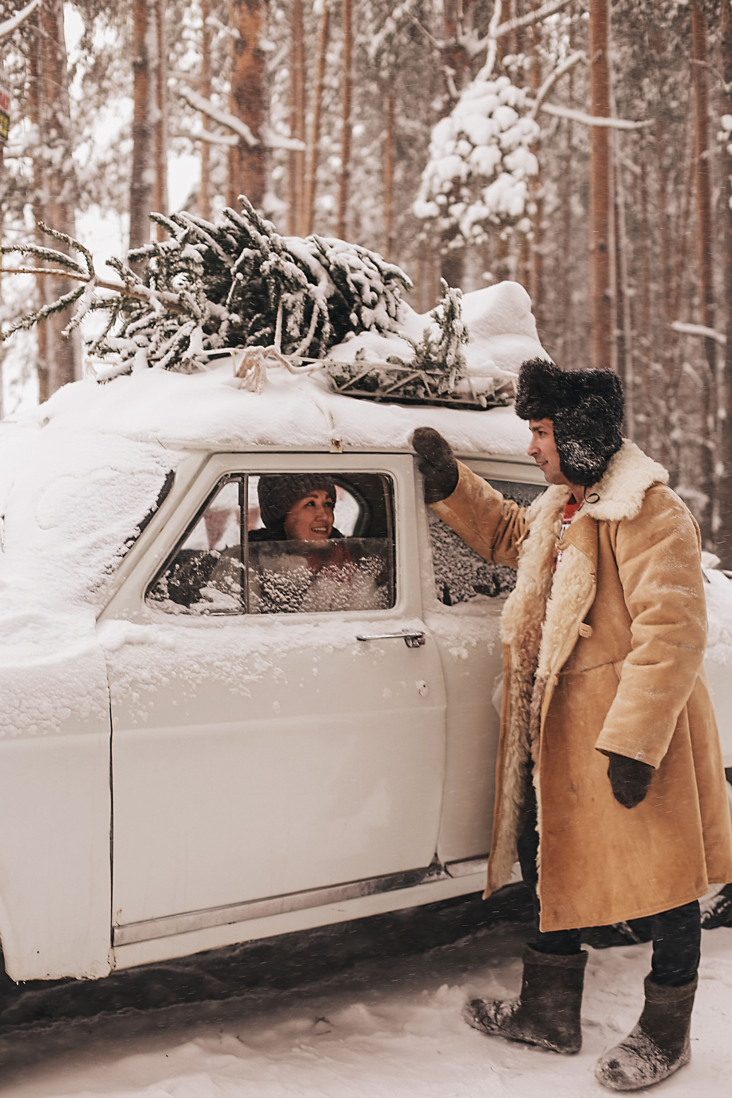 Уличная фотосессия с ретро машиной. Иванова Ирина Свадебный и семейный фотограф г. Уфа