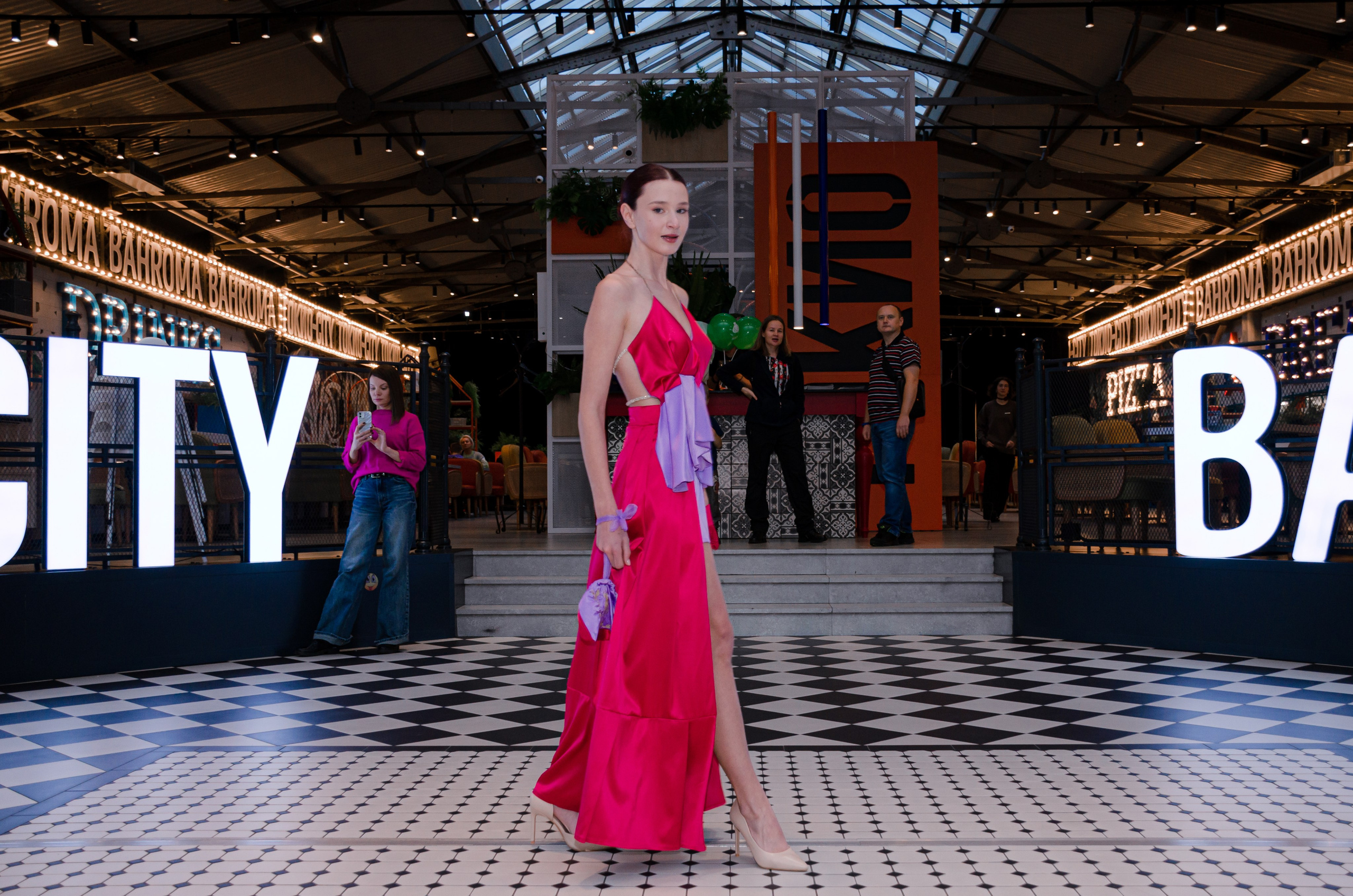 Показы мод. Портретный и репортажный фотограф в Санкт-Петербурге Варвара Жукова