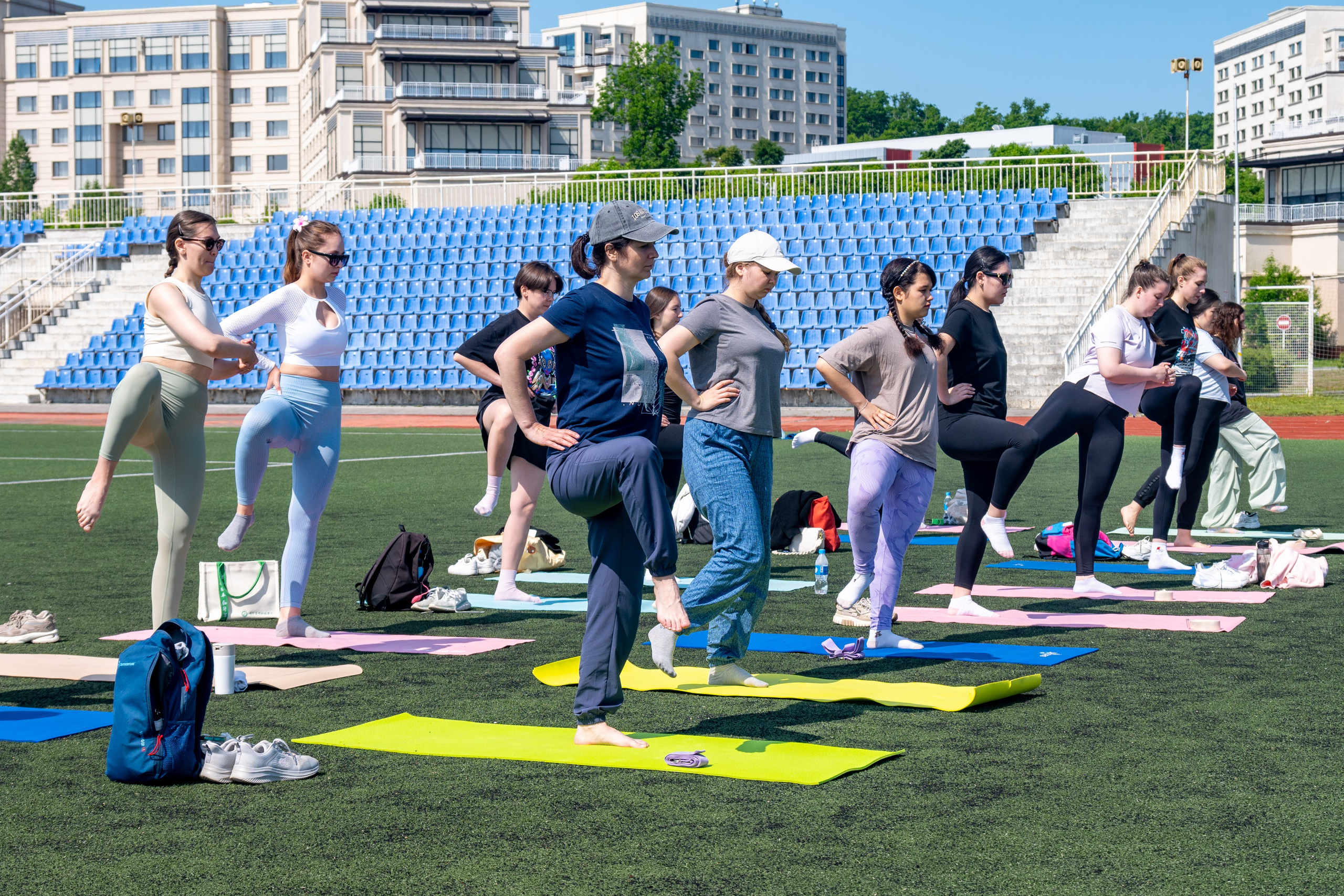 Коуч-Йога на свежем воздухе. Репортажный и портретный фотограф во Владивостоке Денис Седов