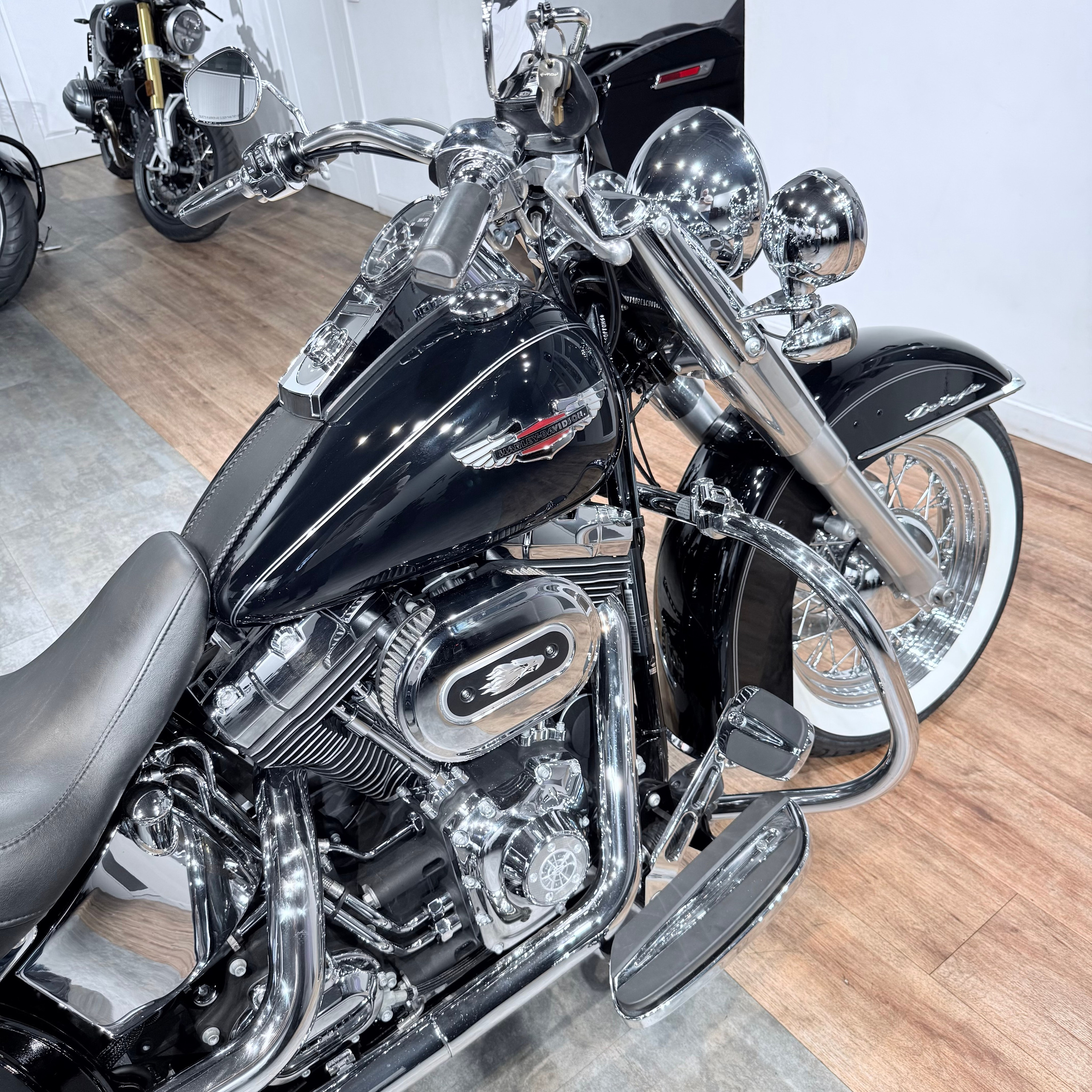 2011 Softail Deluхе АВS Vivd Black. Hello Davidson, Москва. Только хорошие мотоциклы…