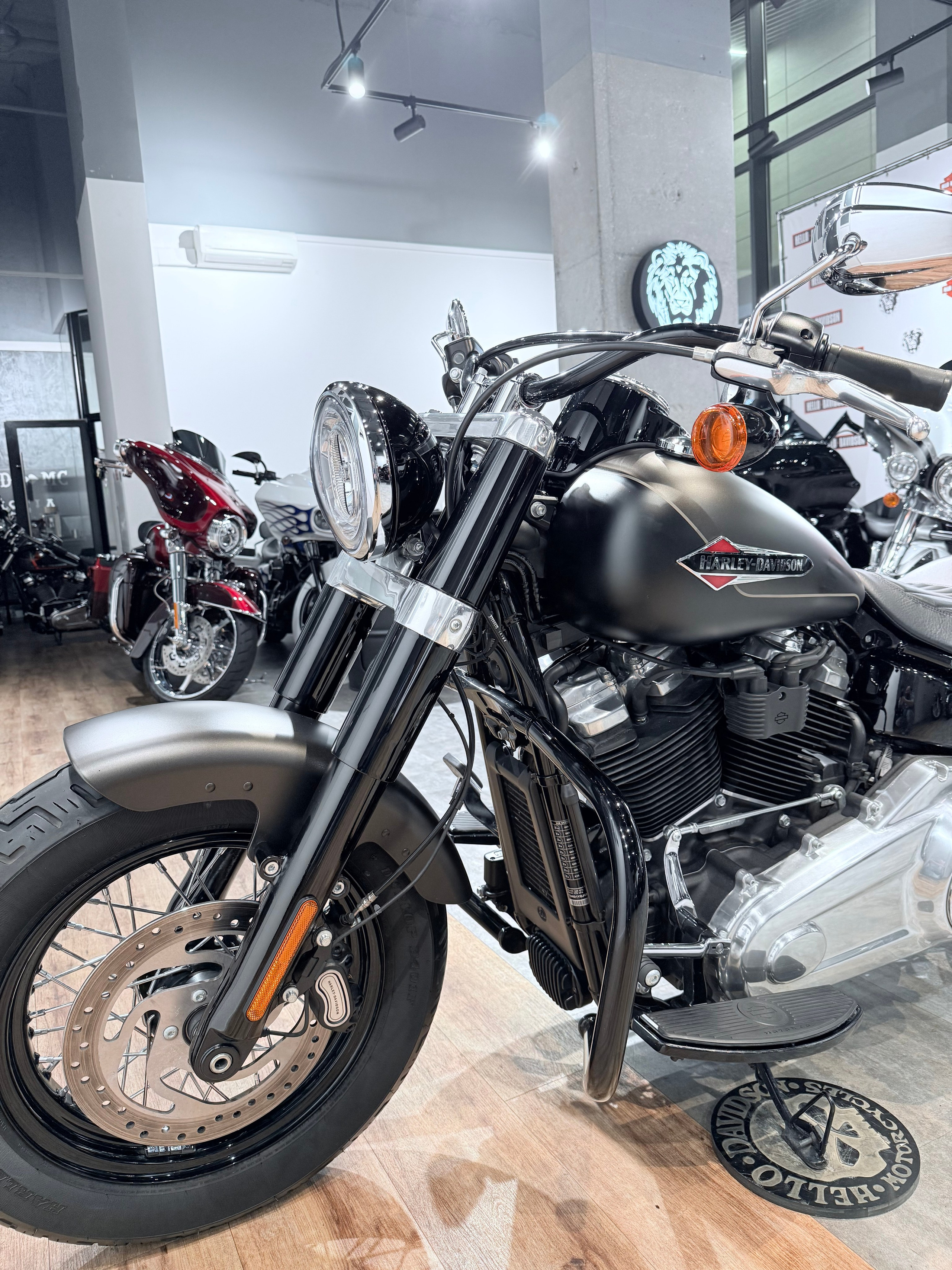 2022 Softail Slim (Rock RIver Denim). Hello Davidson, Москва. Только хорошие мотоциклы…