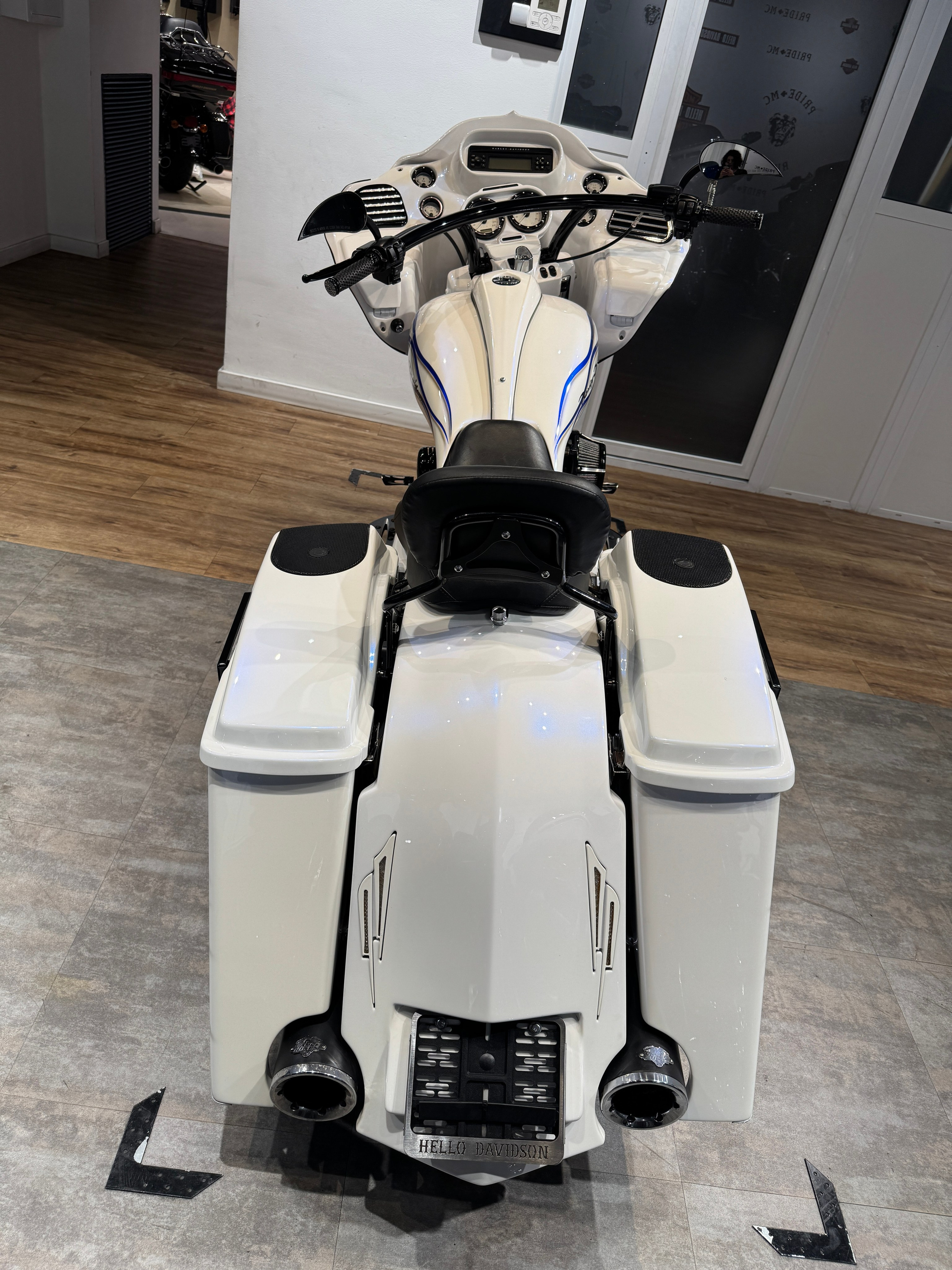 Мотоциклы Harley-Davidson Road Glide 103 White Power (Touring)  — купить мотоцикл. Hello Davidson, Москва. Только хорошие мотоциклы…