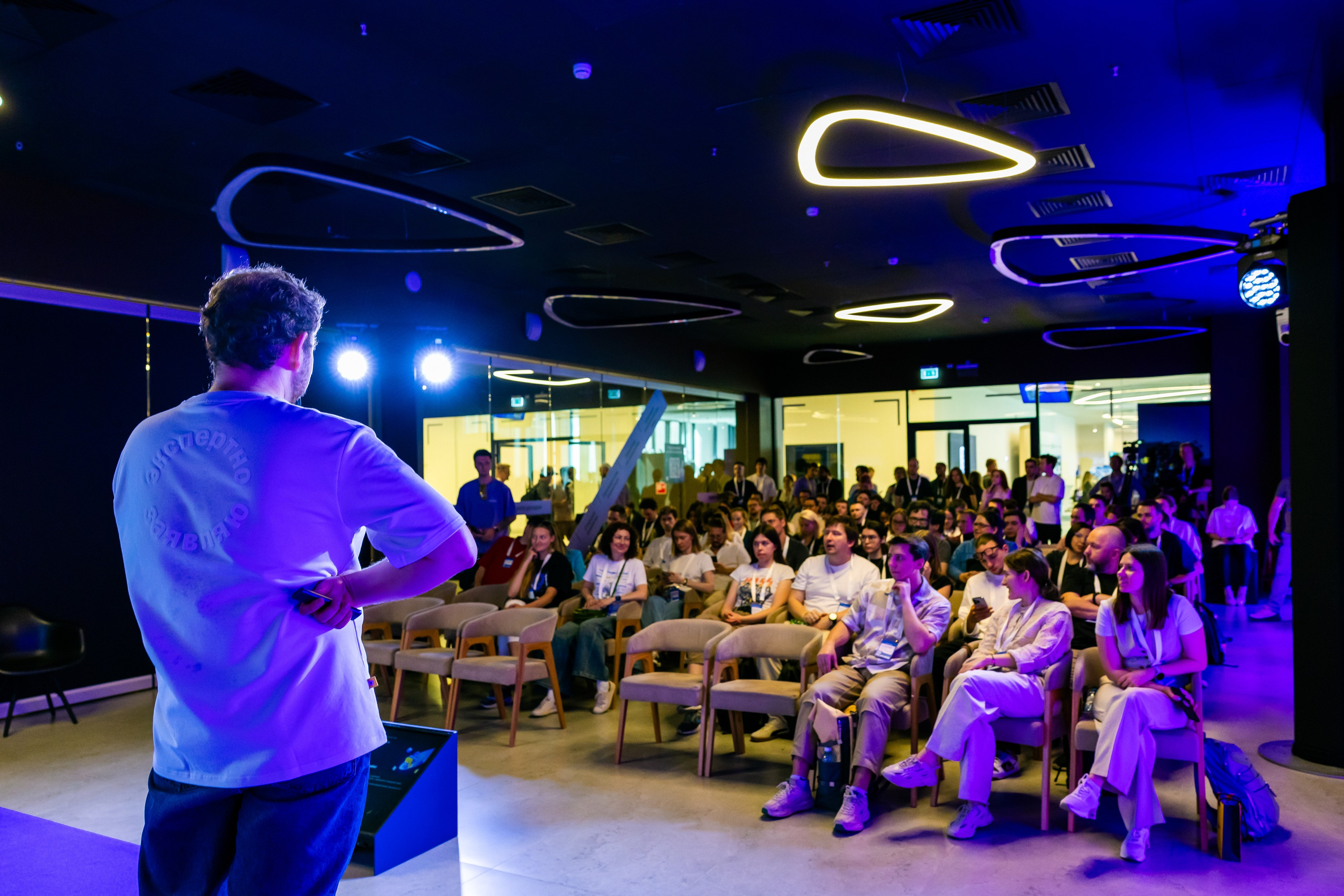 Aha! — 29–30 мая 2025. Фотобанк Матемаркетинг