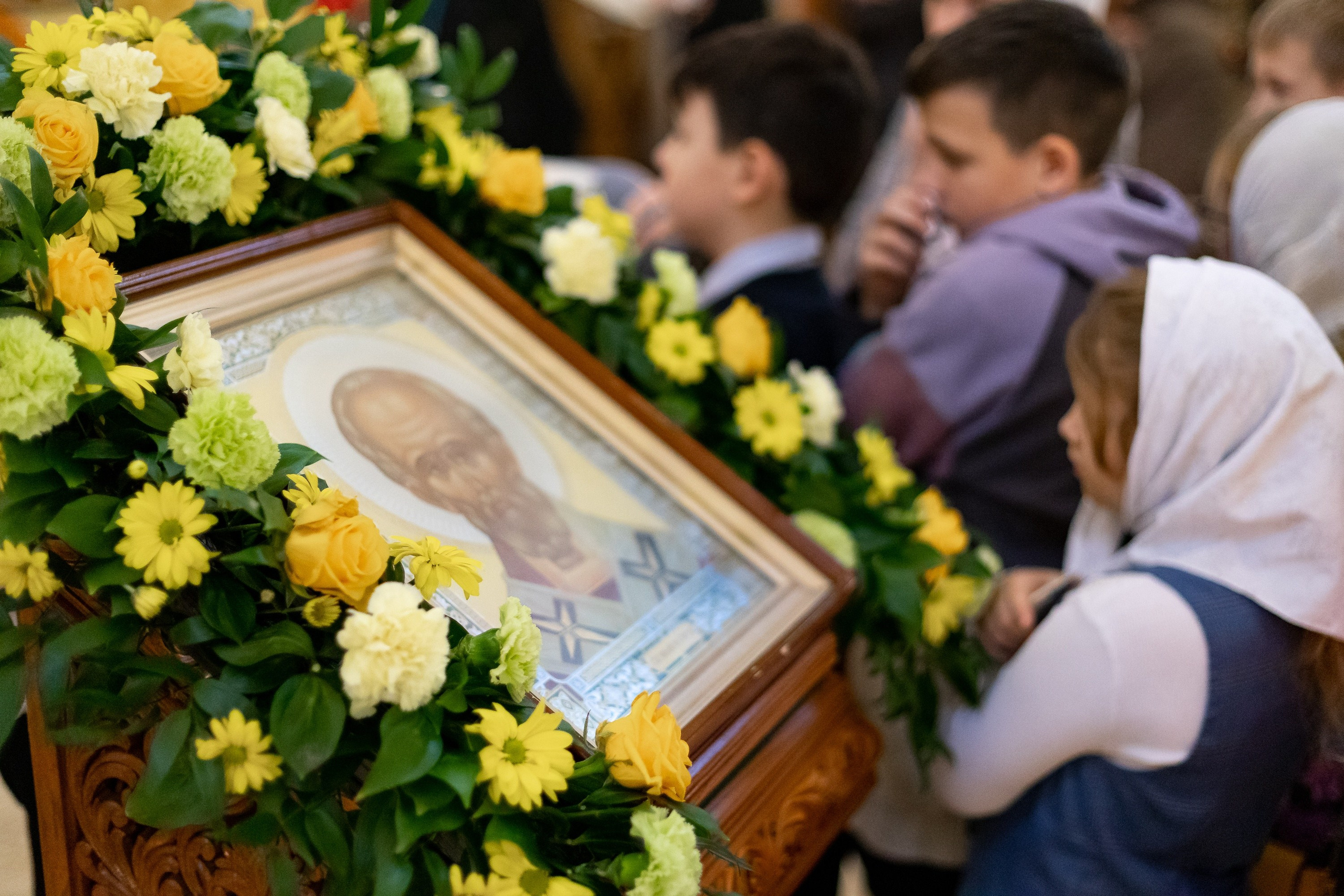 Праздничное богослужение Святителю Николаю 19 декабря. Интерьерный фотограф в Москве Роман Потапов