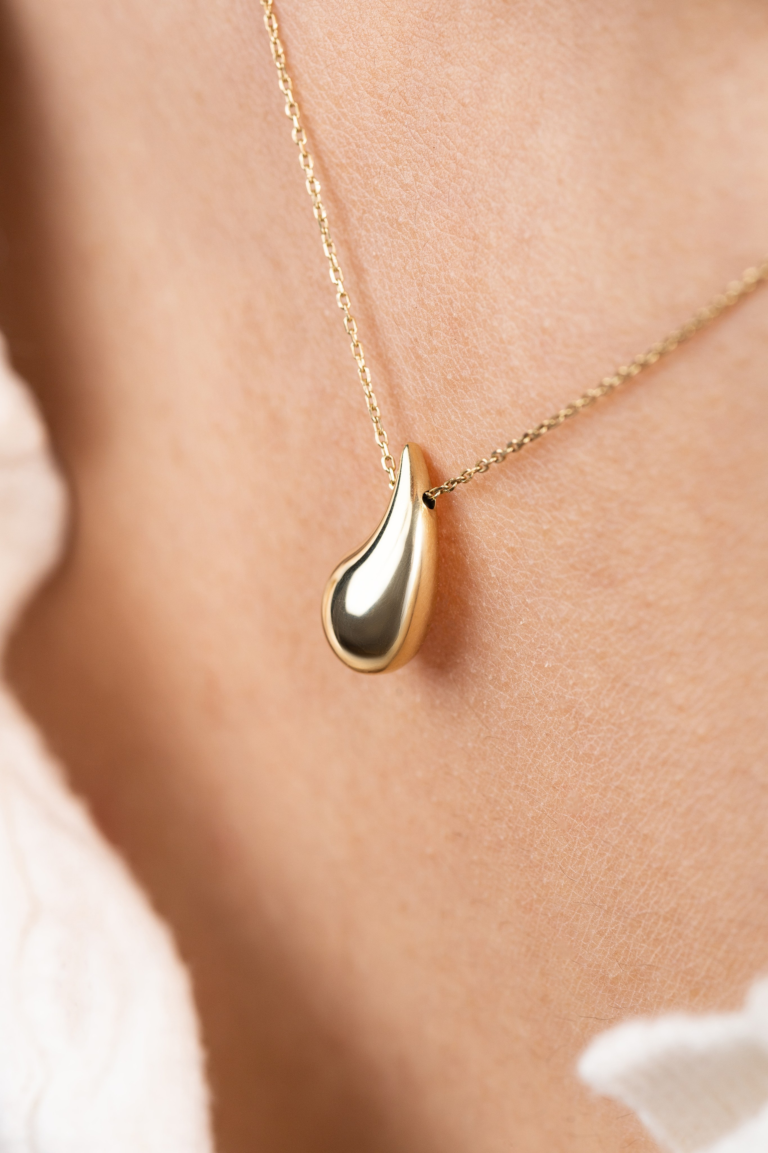 Рекламная съемка ювелирных изделий. Рекламный фуд фотограф и видеограф в Астане Алина Лысенко