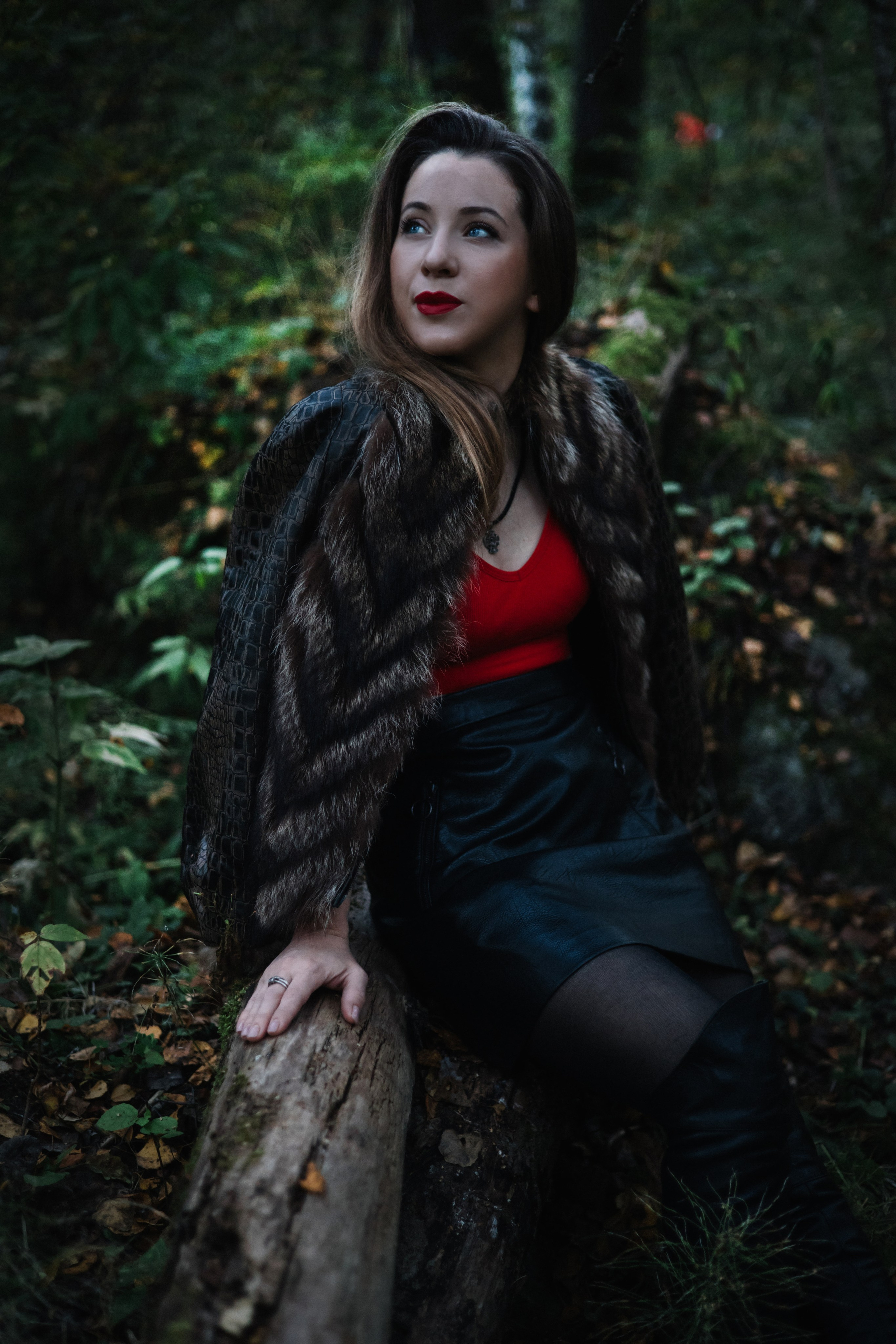 Евгения в лесу. Сказочный фотограф для Вас и Вашей семьи