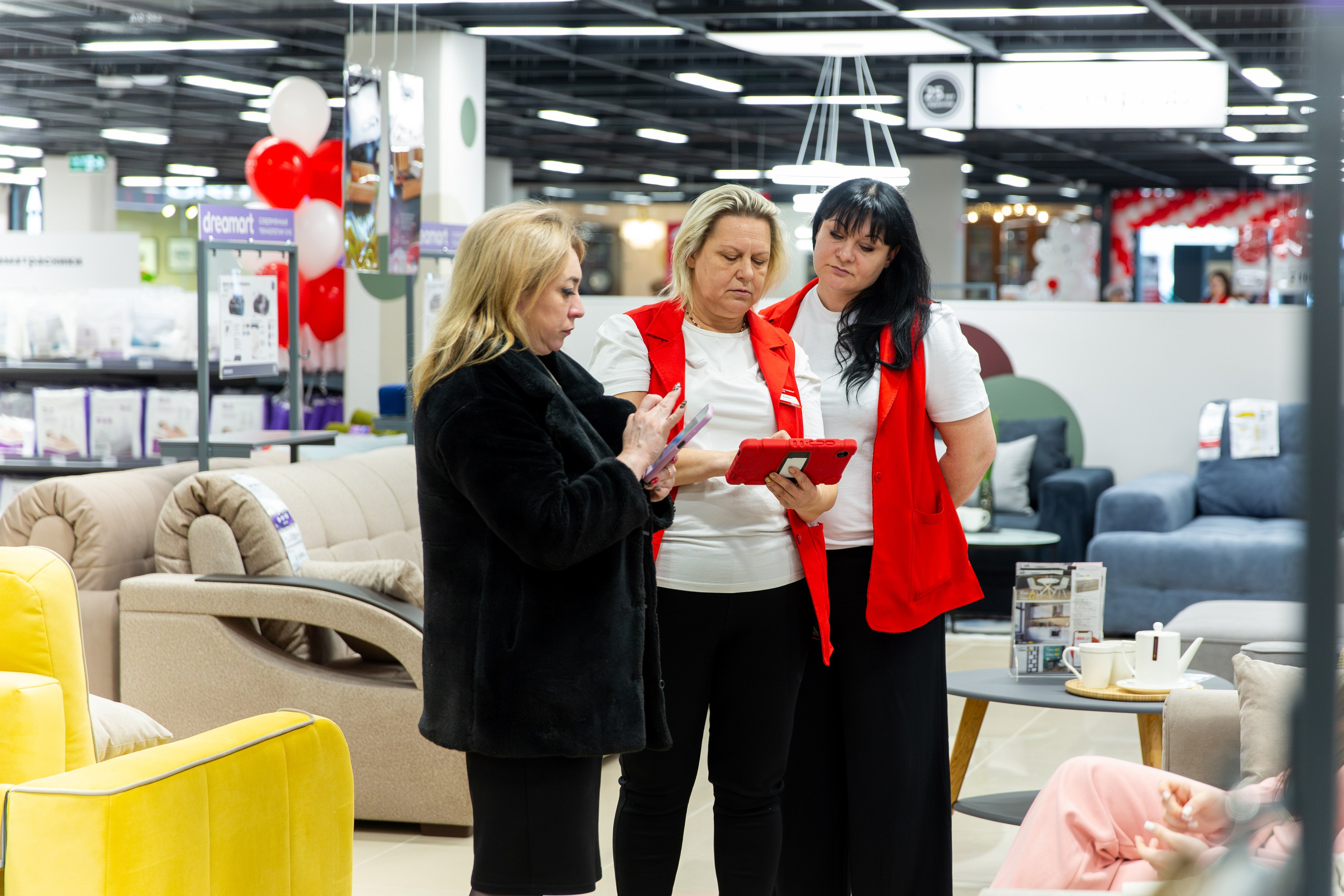 Открытие HOFF. Свадебный и репортажный фотограф в Ярославле Евгений Шовдин