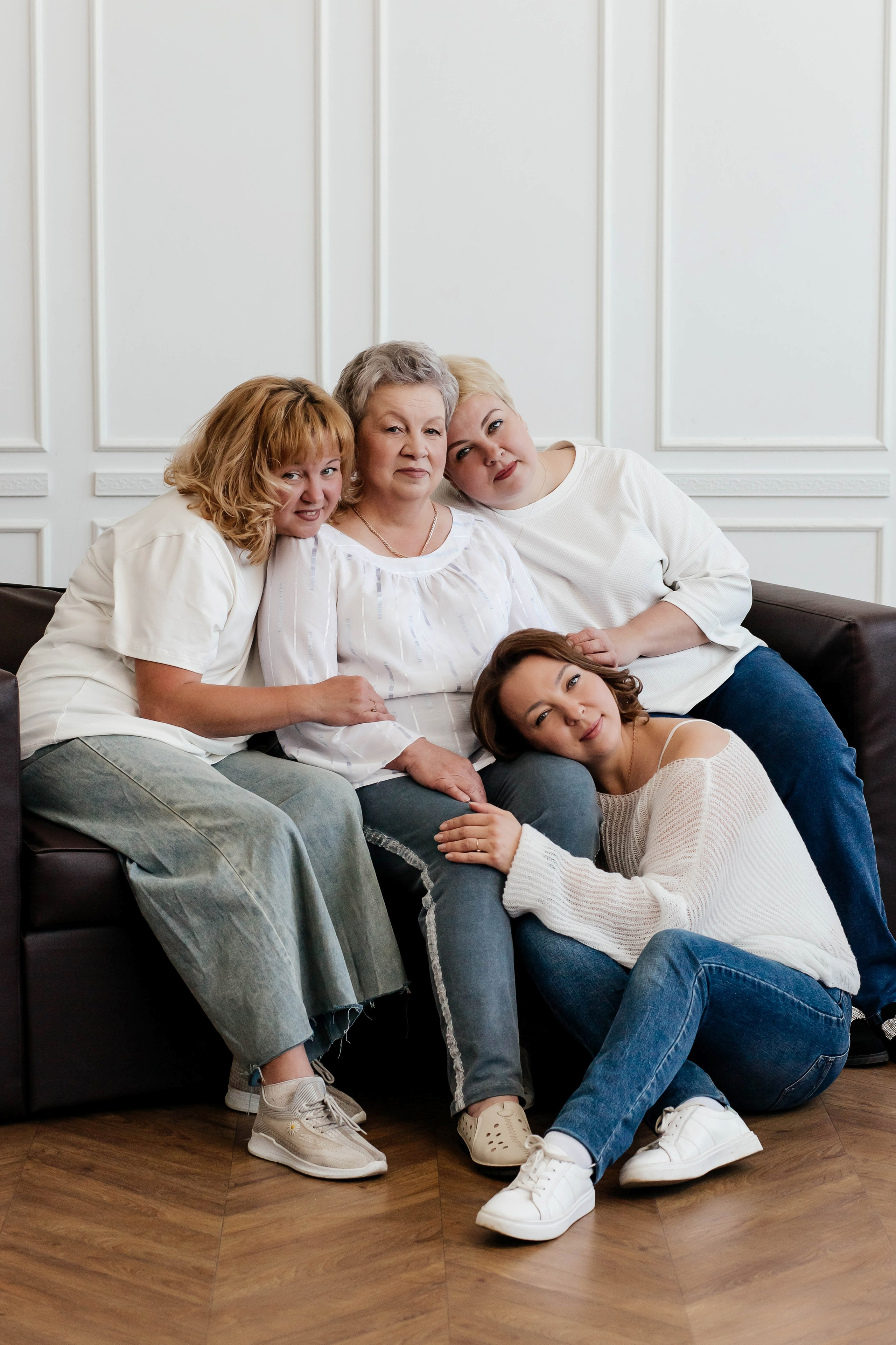 Семейная фотосессия Любовь и дочки. Женский фотограф в Оренбурге Ирина Заводчикова